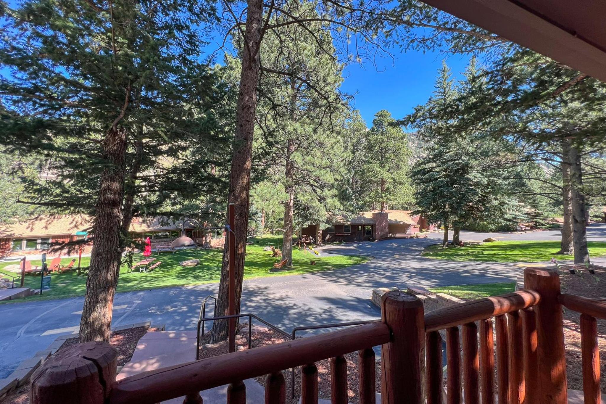 Castle Mountain Lodge