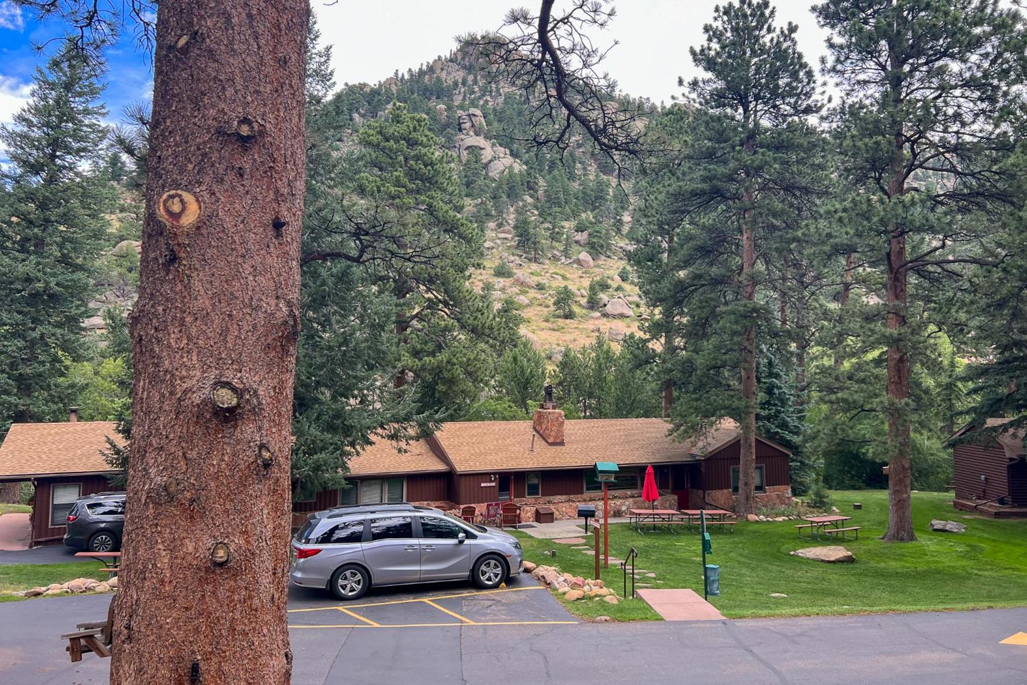 Castle Mountain Lodge