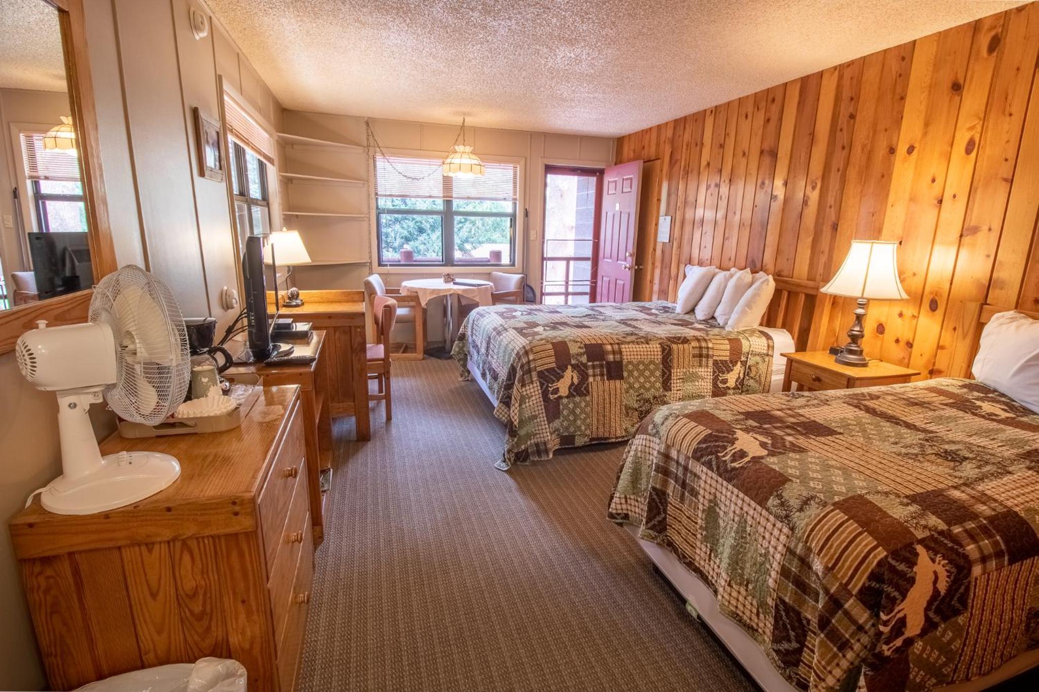 Castle Mountain Lodge
