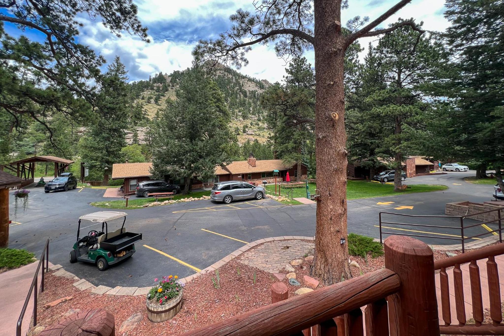 Castle Mountain Lodge