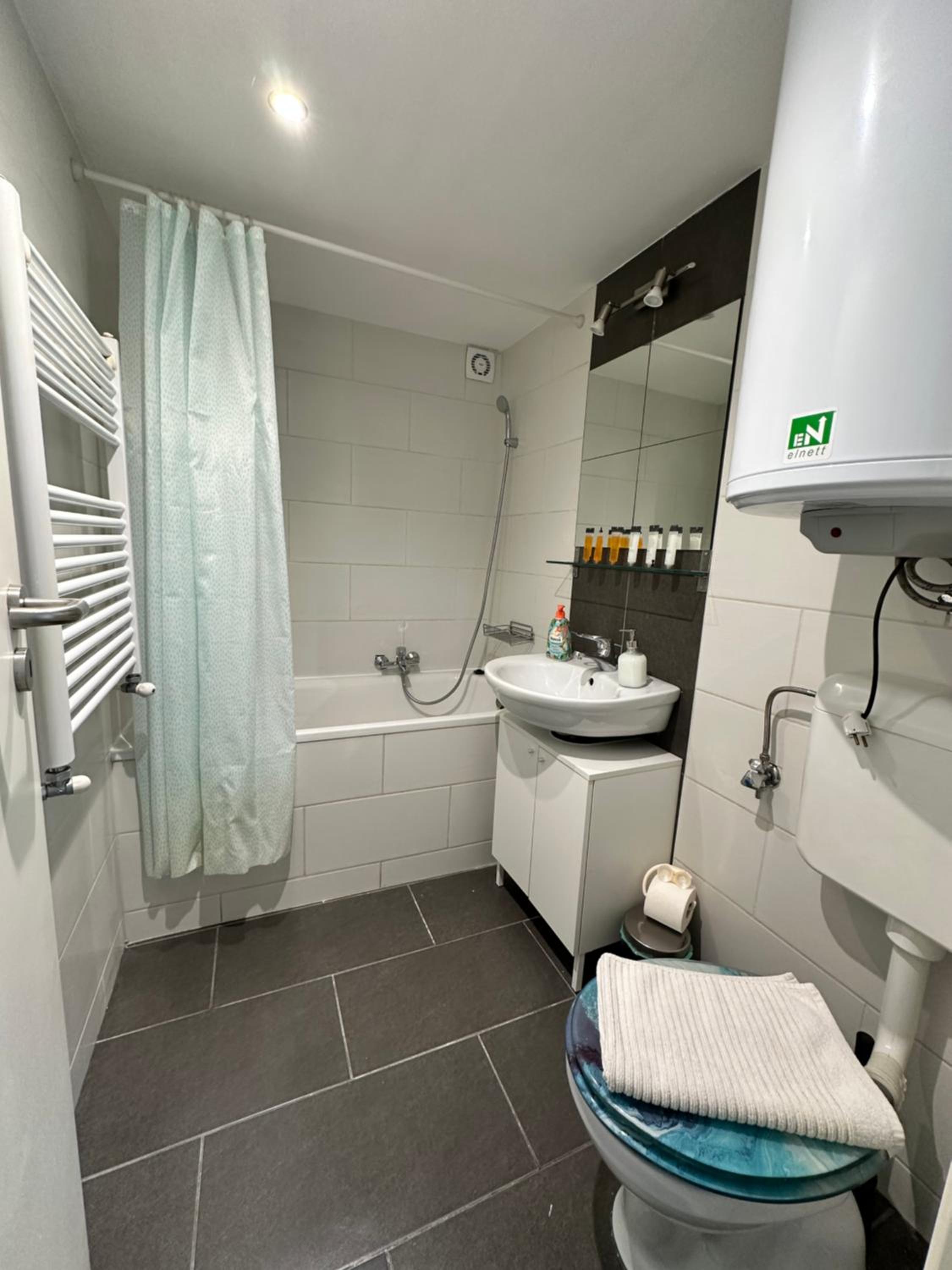 Photo 9