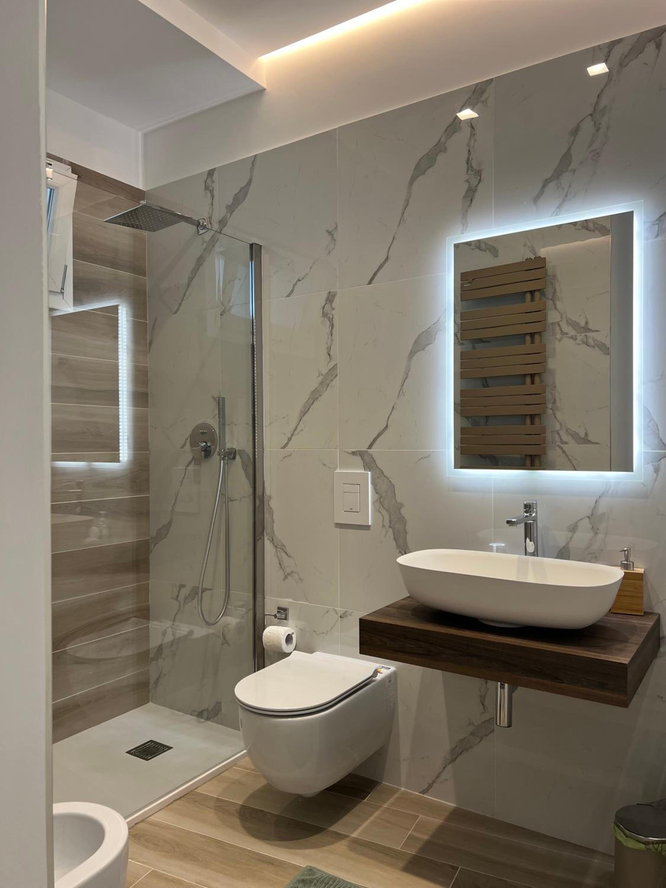 Tulip Luxury HOWME en Bari — bathroom