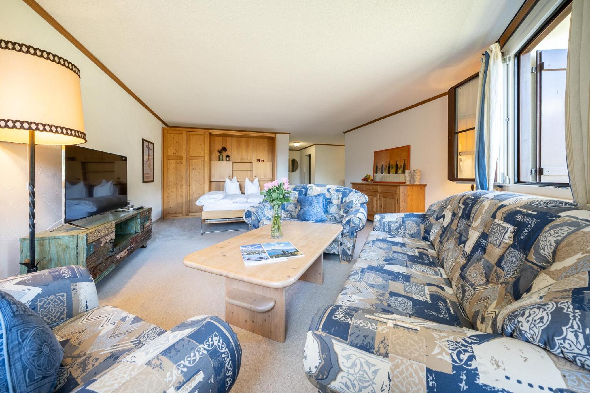 8001 Gemuetliche 2,5-Zimmer-Wohnung mit wunderschoenem Ausblick Richtung Scuol
