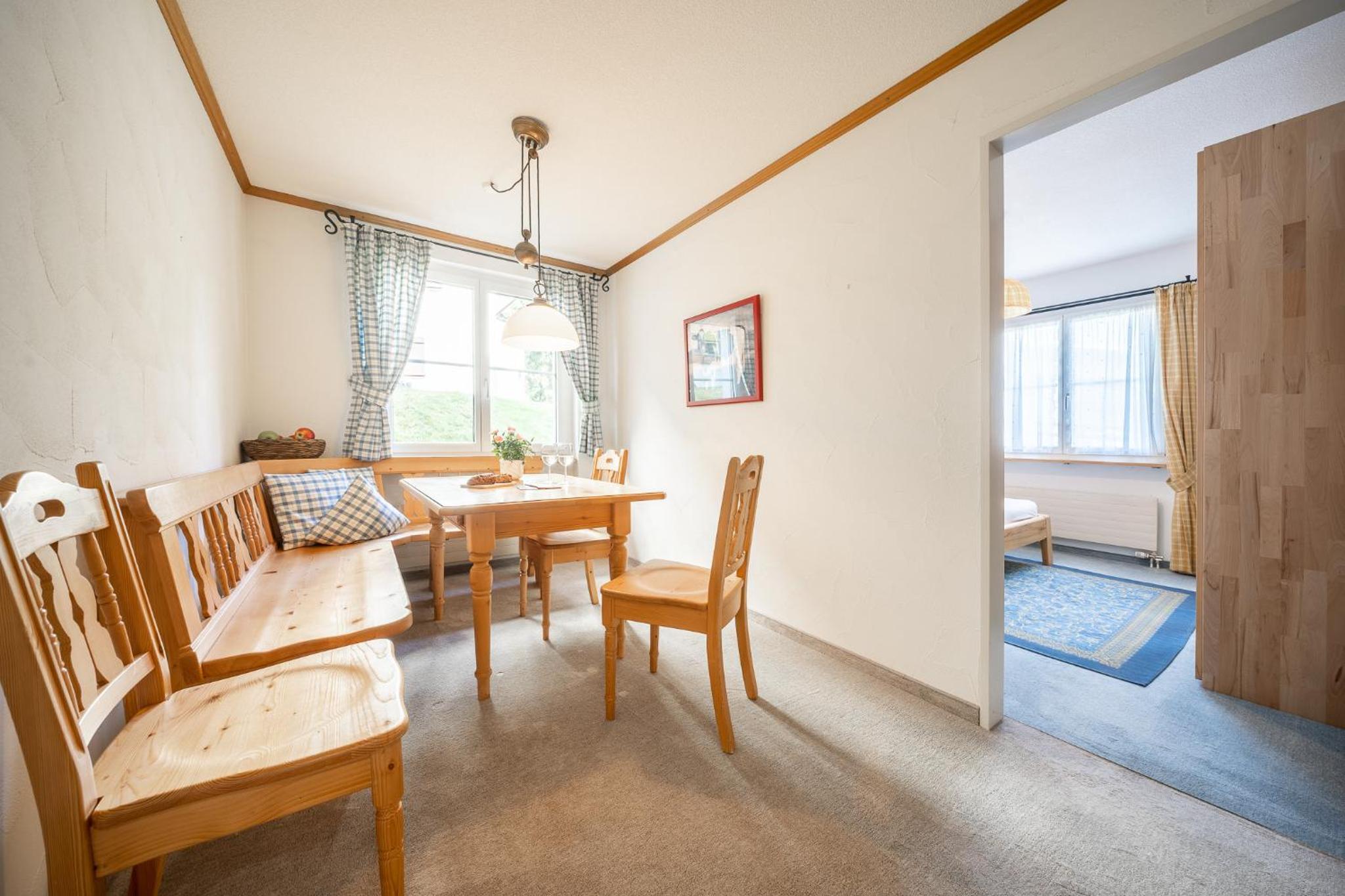 8001 Gemuetliche 2,5-Zimmer-Wohnung mit wunderschoenem Ausblick Richtung Scuol