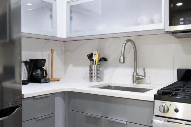 75-A New stylish Loft 1BR W D Prime Upper east