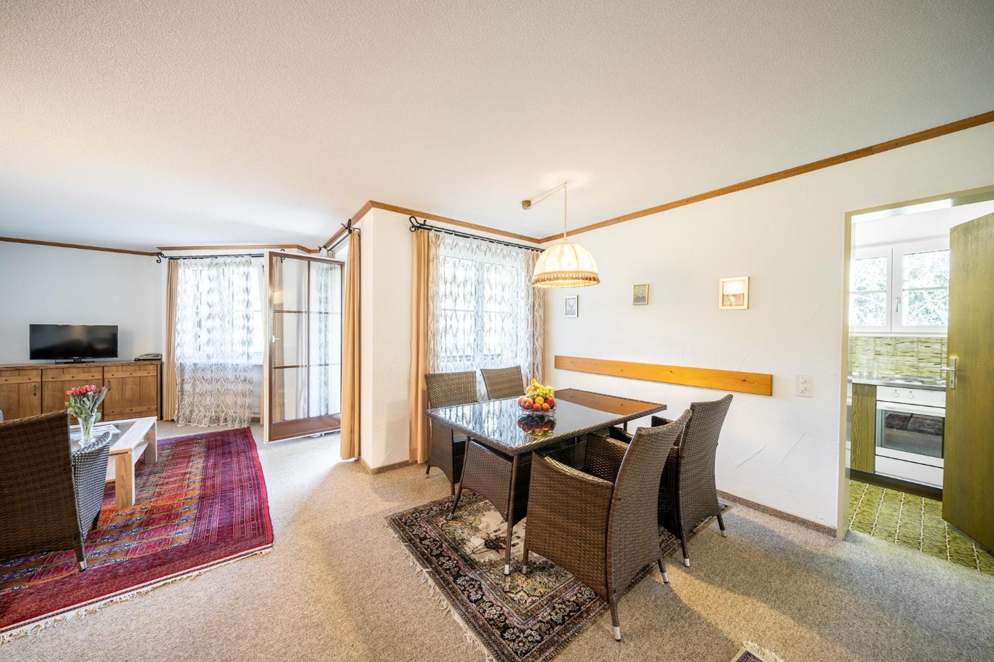 9302 Zweckmaessig eingerichtete 3,5 Zimmer Wohnung mit ueberdachtem Suedwestbalkon