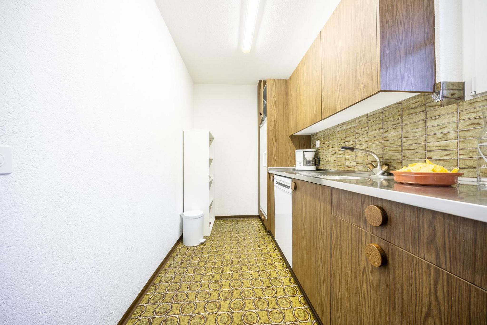 9302 Zweckmaessig eingerichtete 3,5 Zimmer Wohnung mit ueberdachtem Suedwestbalkon
