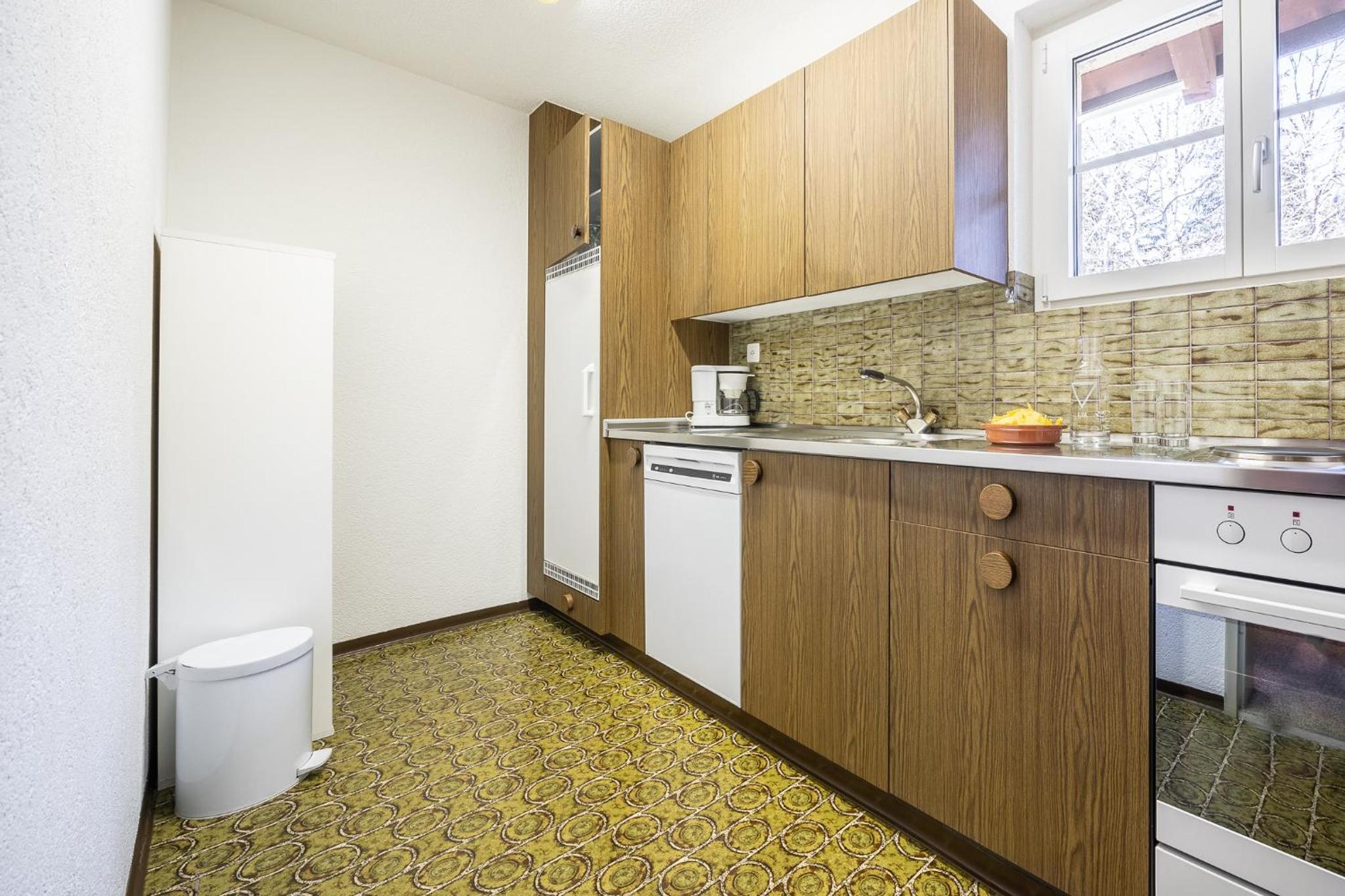 9302 Zweckmaessig eingerichtete 3,5 Zimmer Wohnung mit ueberdachtem Suedwestbalkon