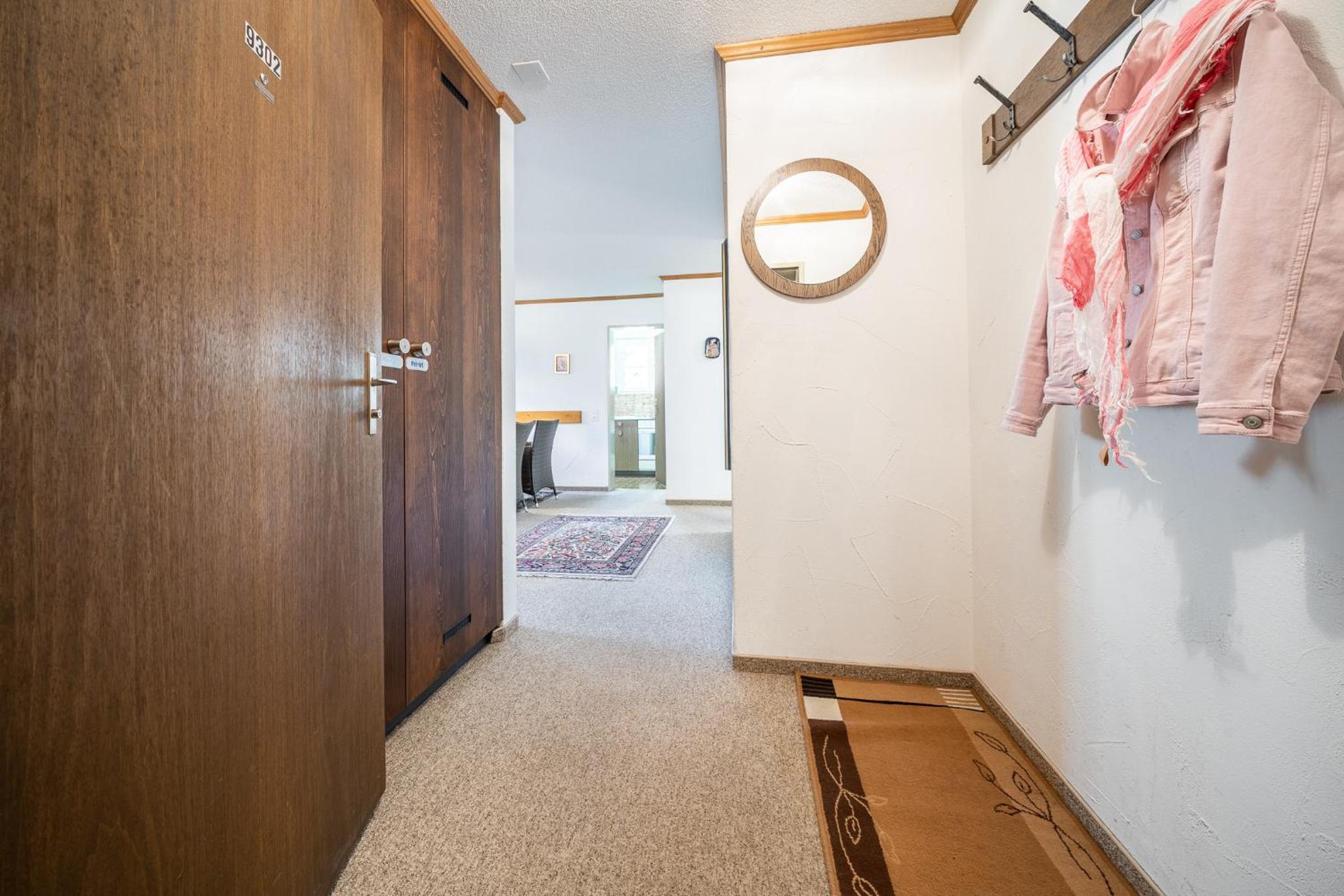 9302 Zweckmaessig eingerichtete 3,5 Zimmer Wohnung mit ueberdachtem Suedwestbalkon