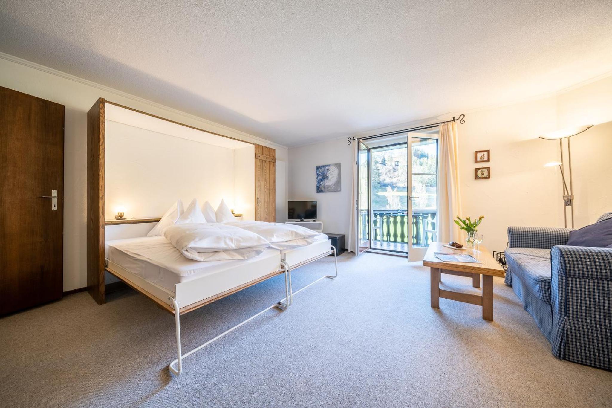 9303 Gemuetliches, zweckmaessig eingerichtetes Studio mit Balkon und Golfplatzblick