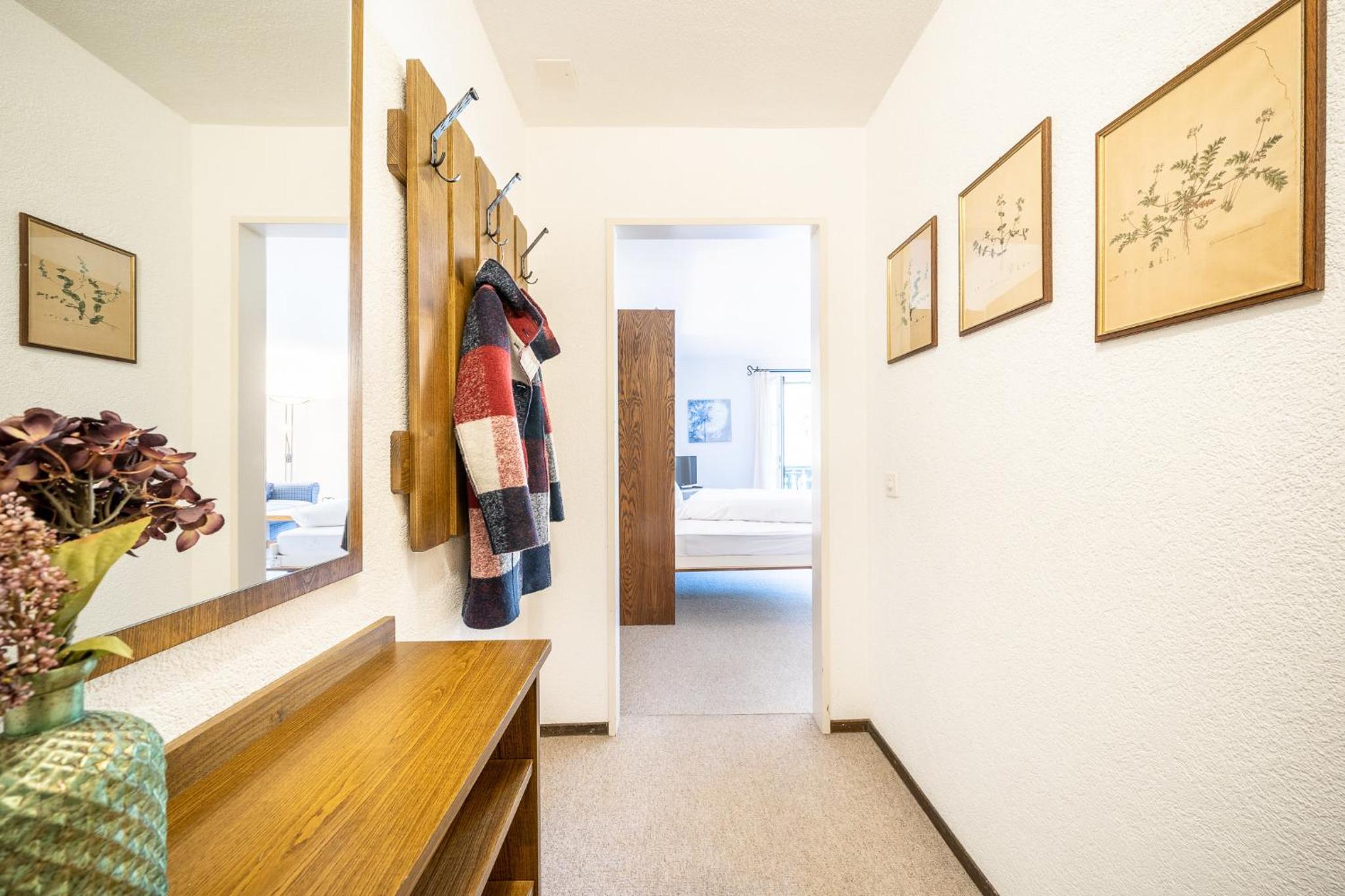 9303 Gemuetliches, zweckmaessig eingerichtetes Studio mit Balkon und Golfplatzblick