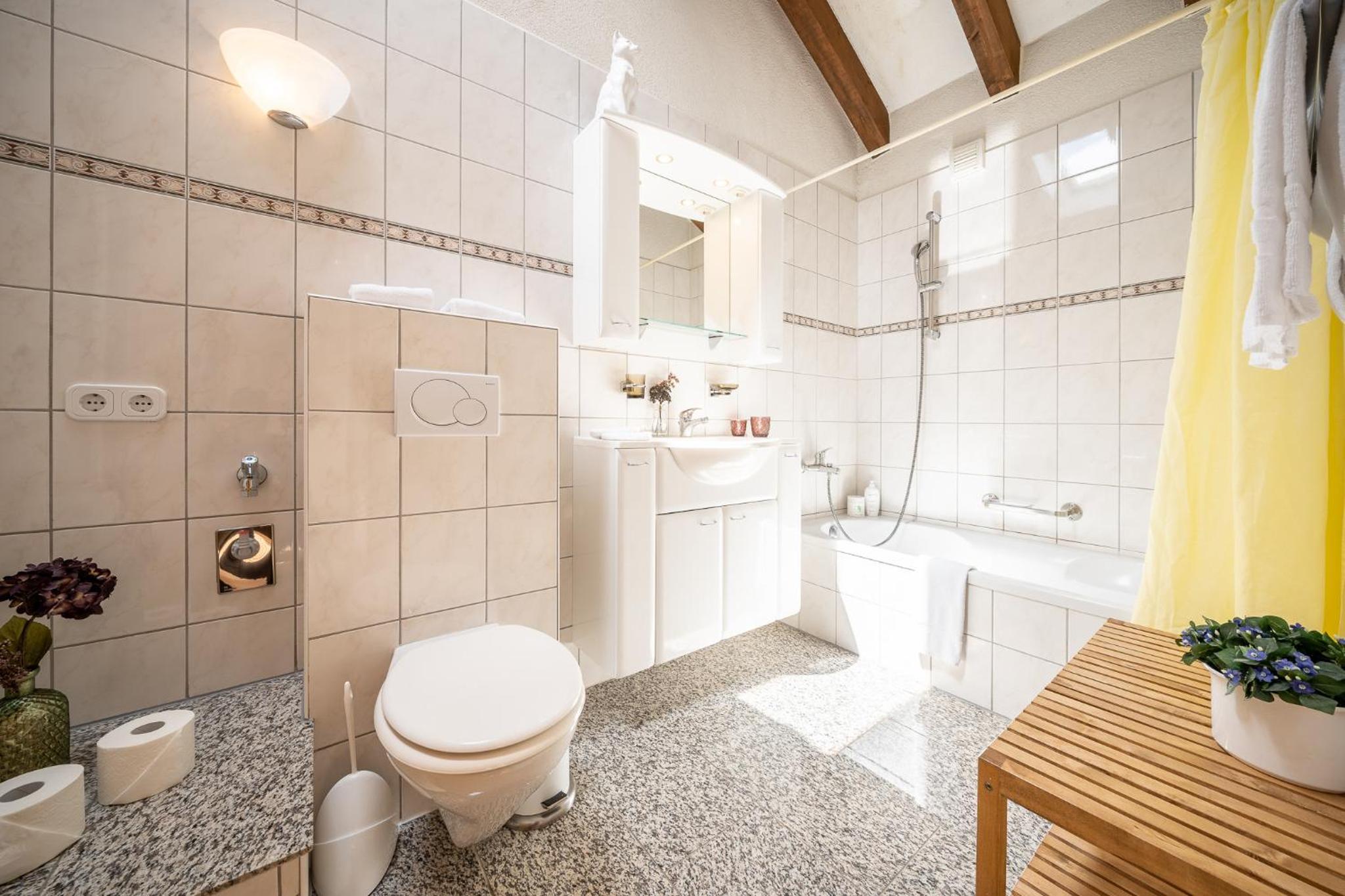 9404 Renovierte Maisonettewohnung im modernen Landhausstil und Balkon mit tollem Ausblick