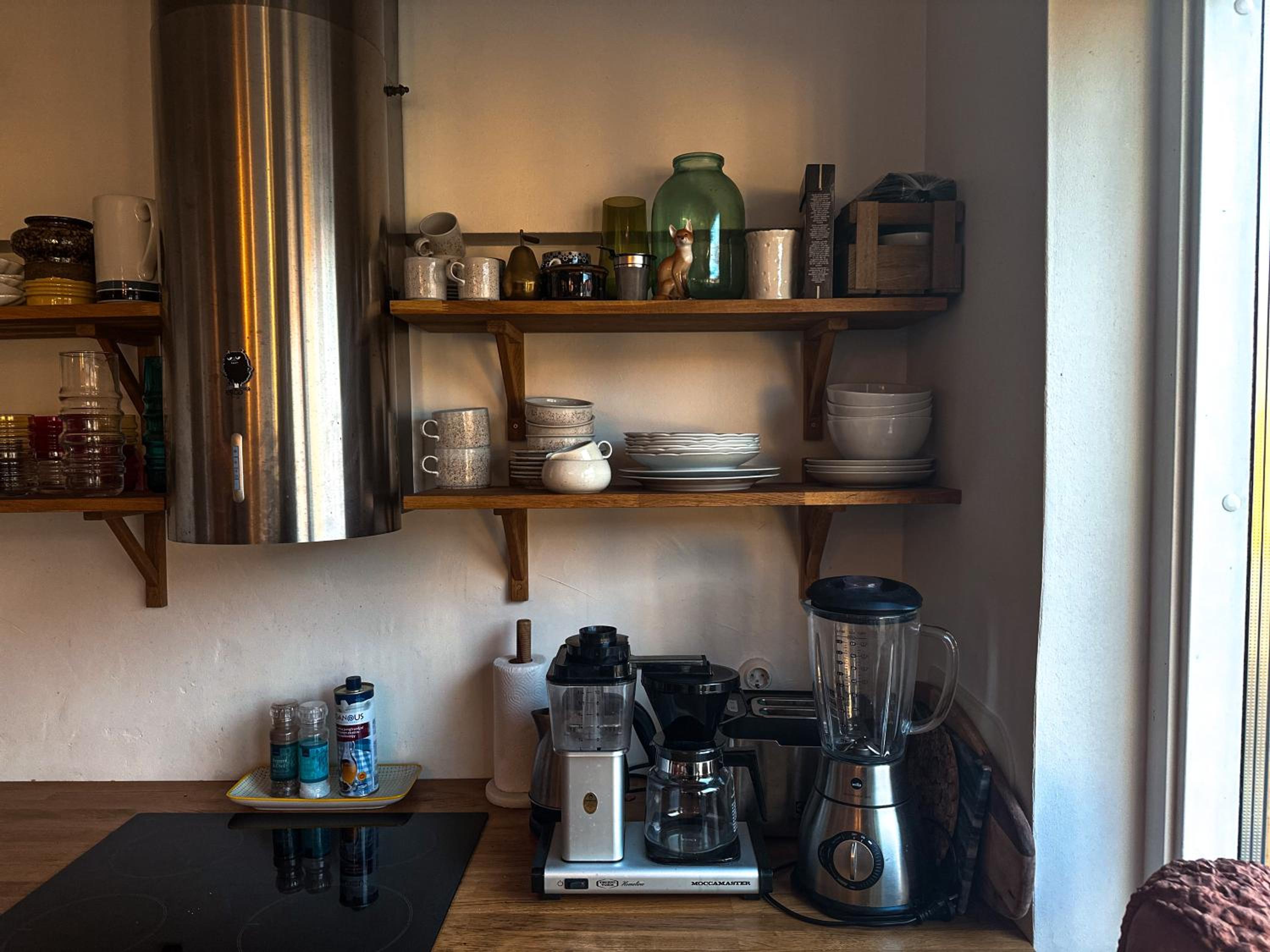 Spacious Top Floor Apartment With Terrace & Remote Working