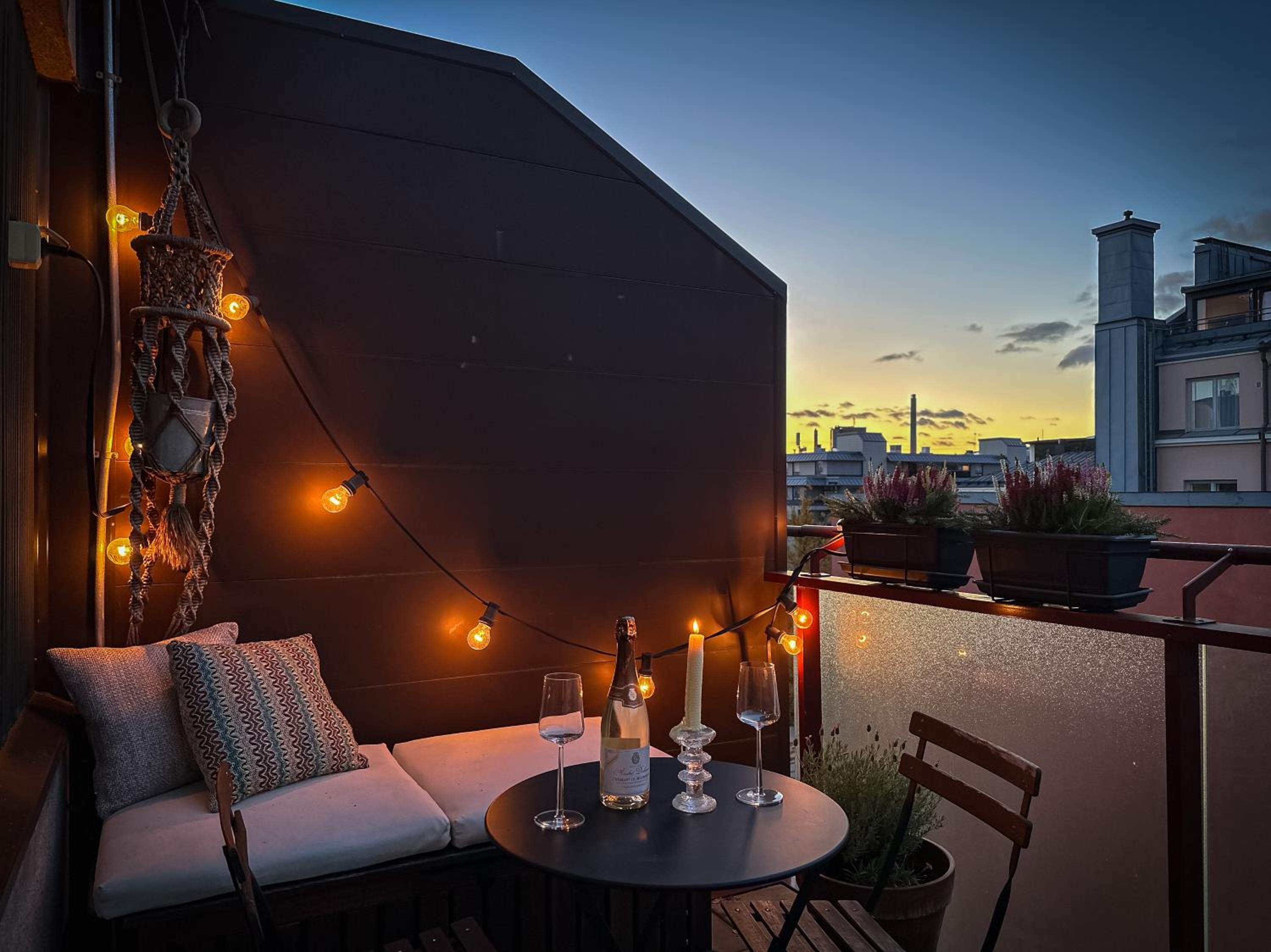 Spacious Top Floor Apartment With Terrace & Remote Working