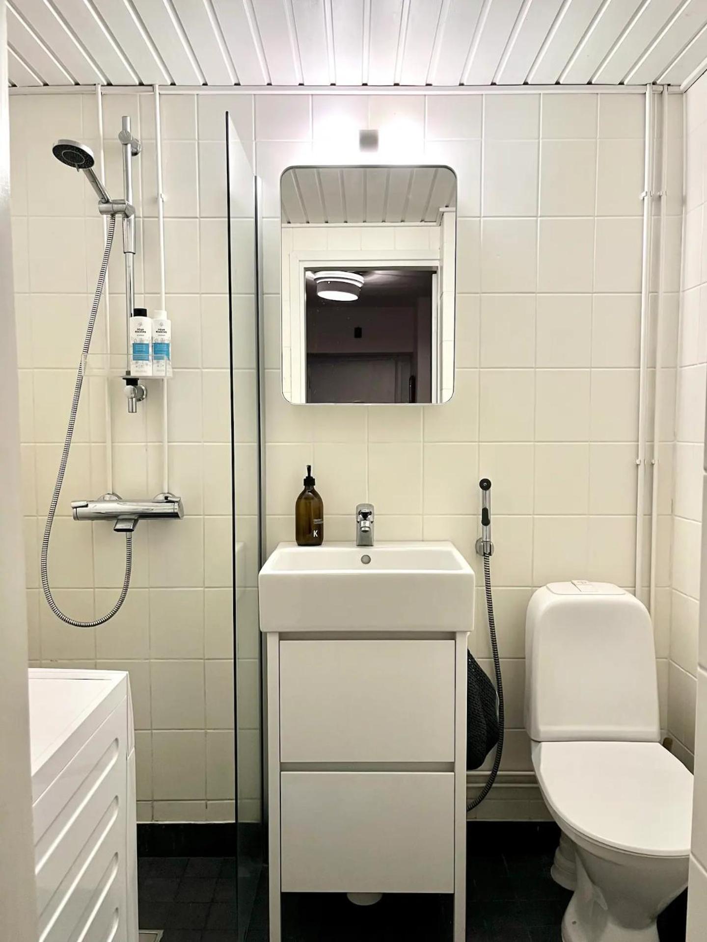 Spacious Top Floor Apartment With Terrace & Remote Working