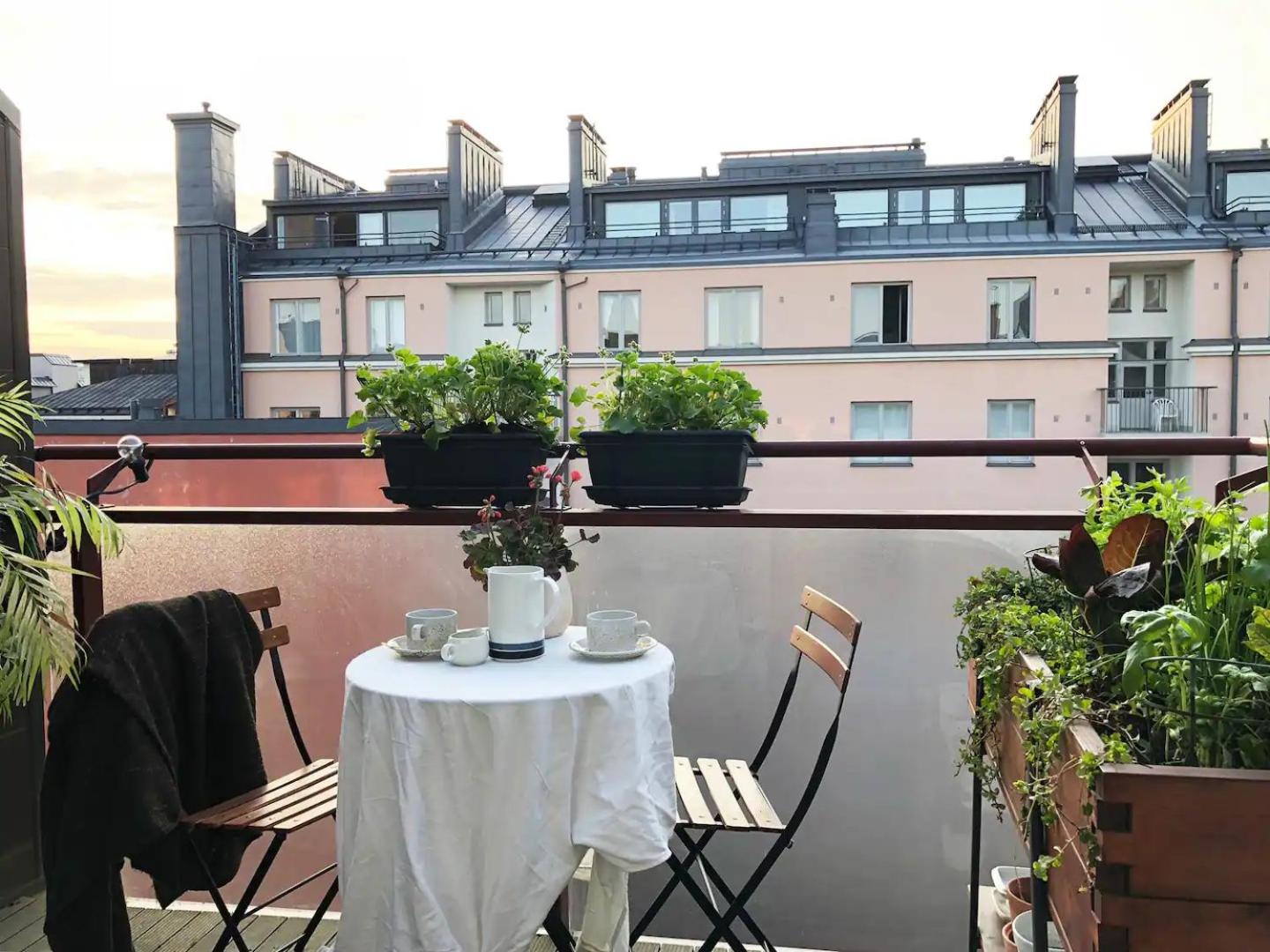 Spacious Top Floor Apartment With Terrace & Remote Working