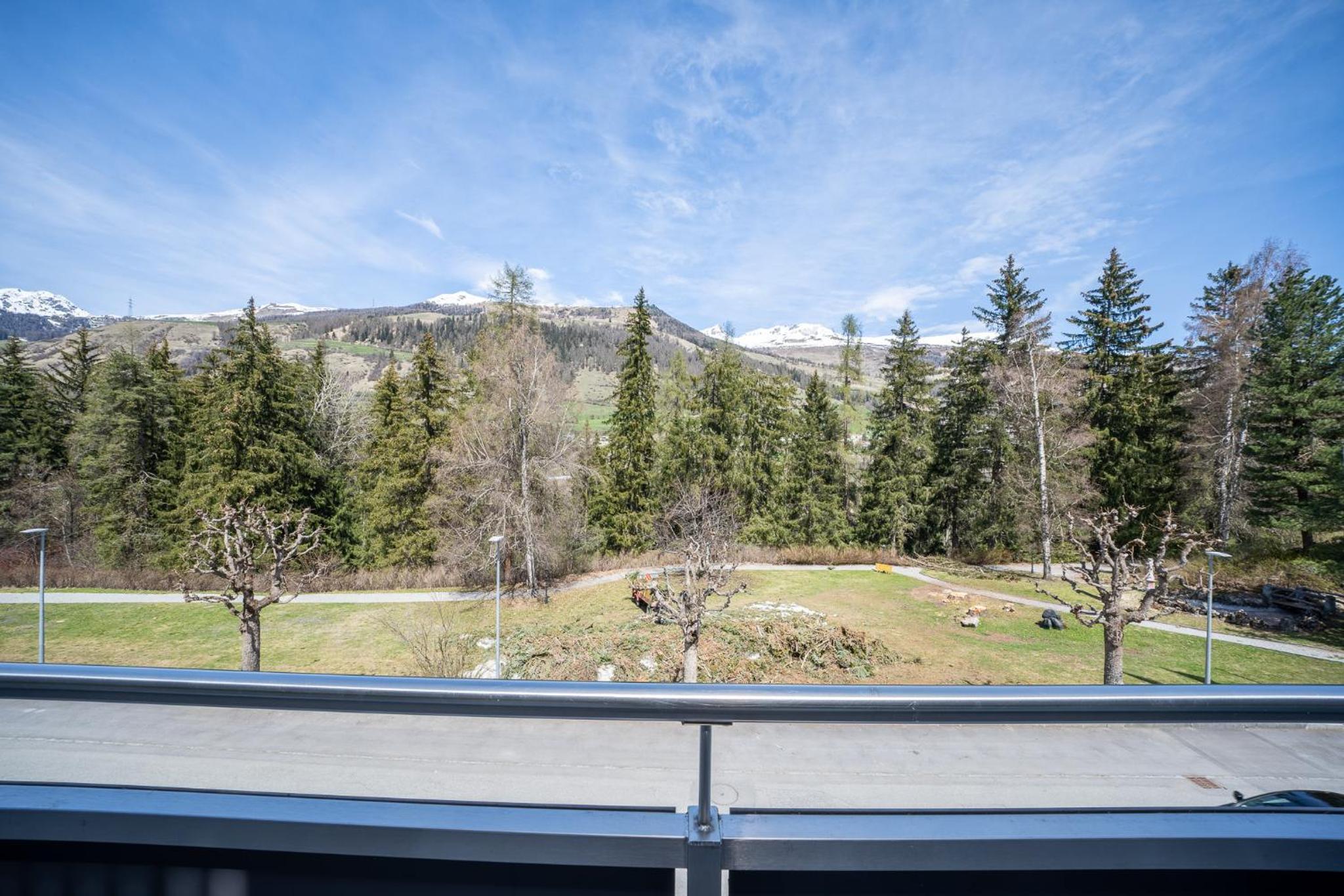 PL 202 Lichtdurchflutete Wohnung mit grossem Balkon Richtung Scuol
