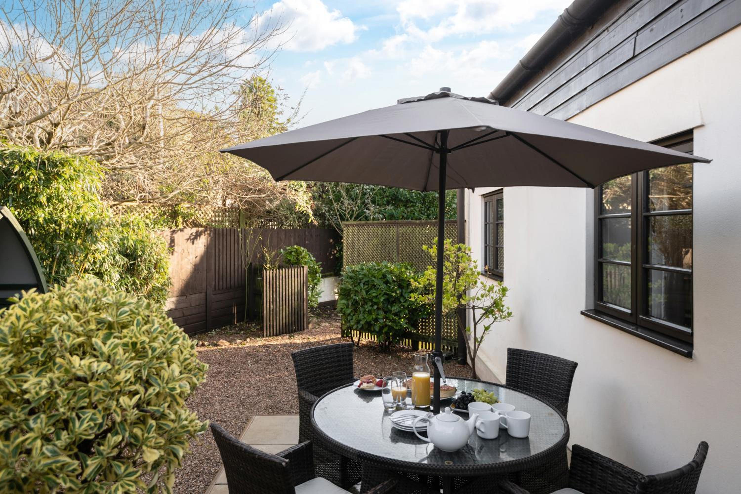 Bulverton House Holiday Cottages view 3