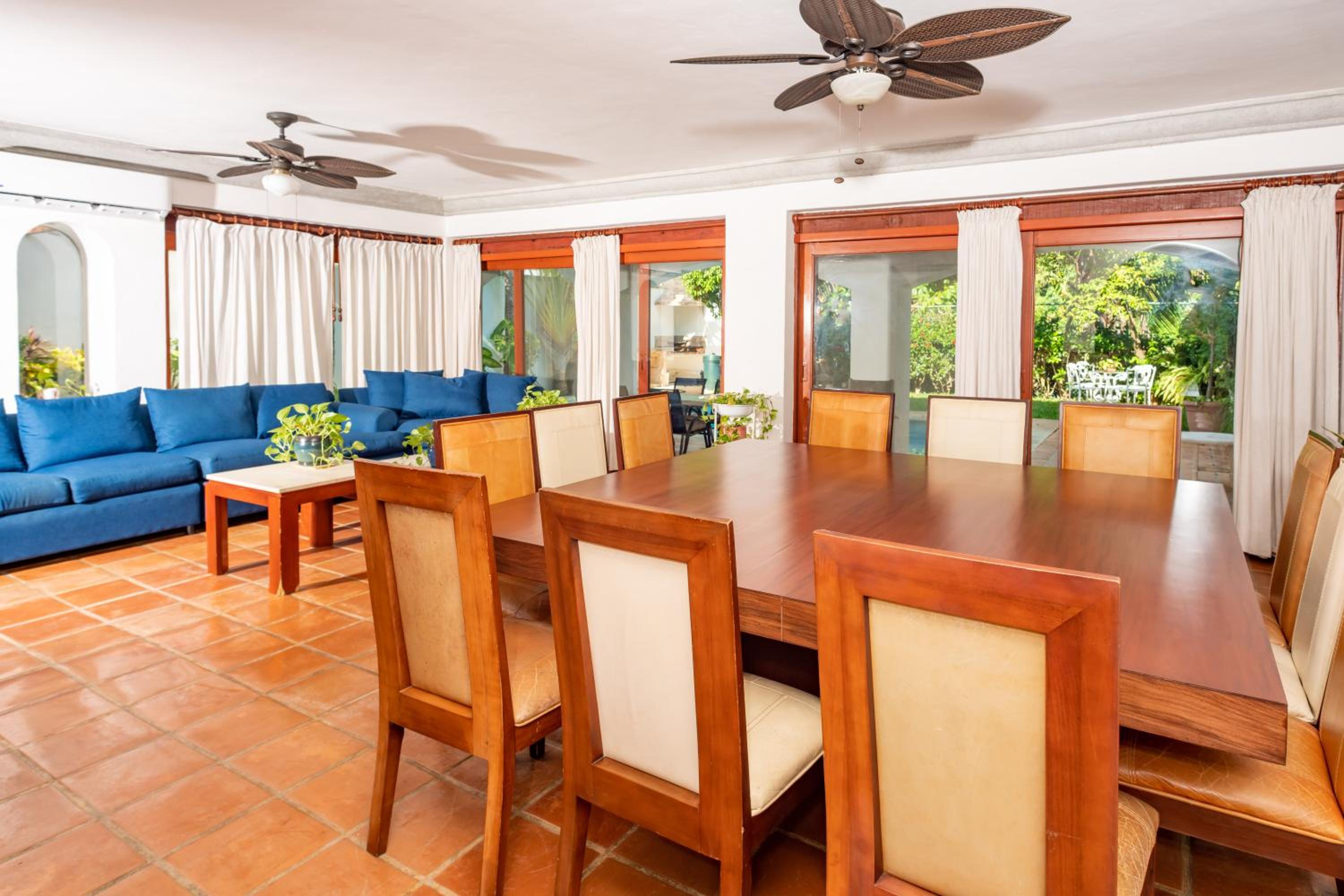 Villa tropically in Hotel Zone