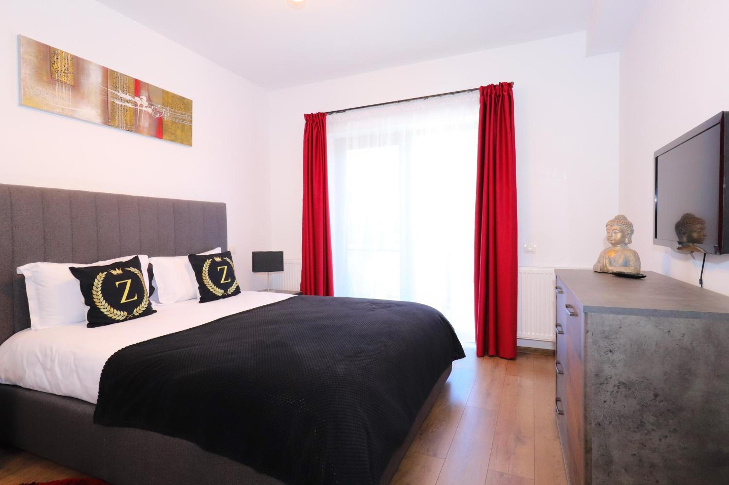 ZEFIR APARTMENTS