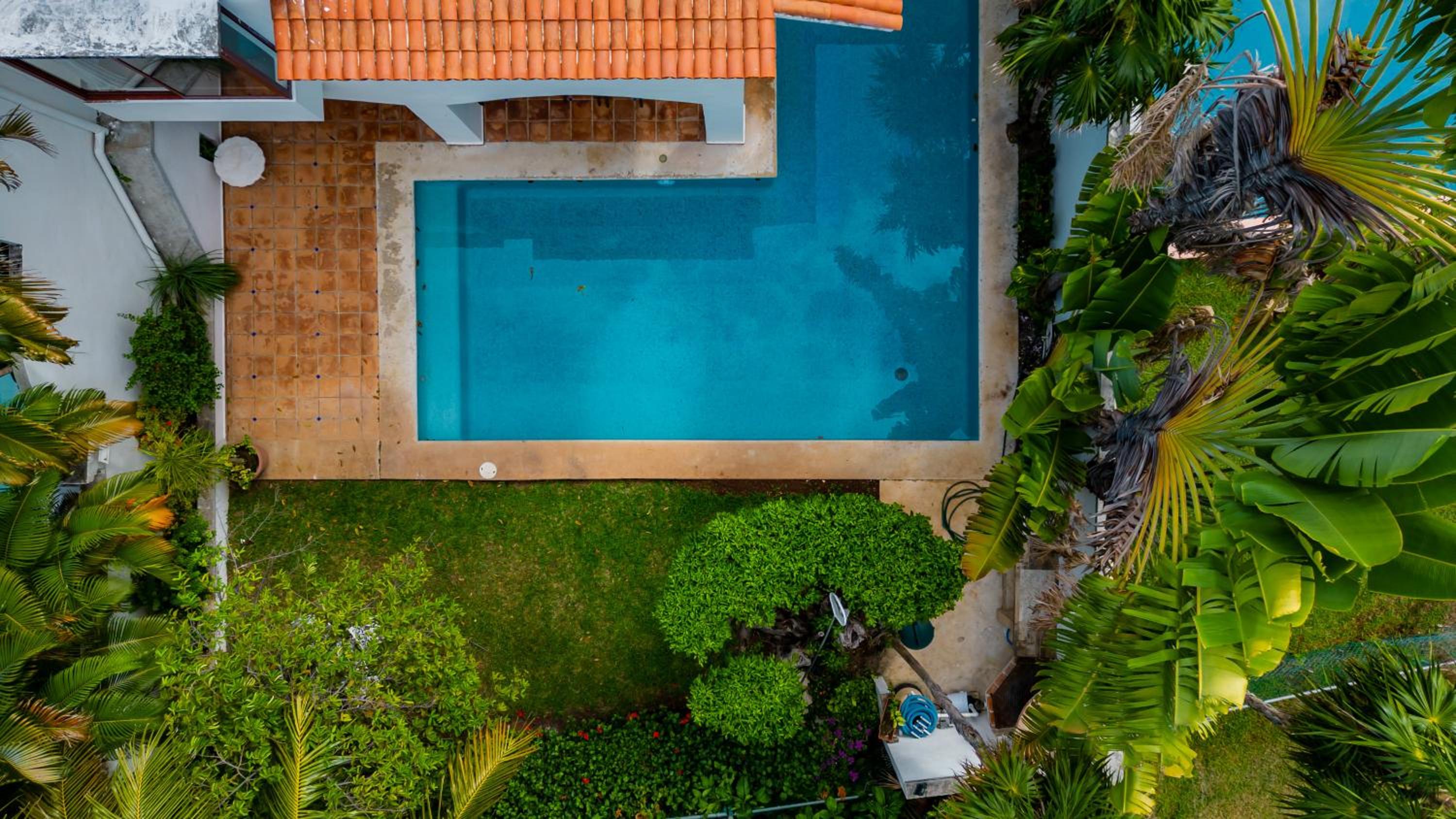 Villa tropically in Hotel Zone