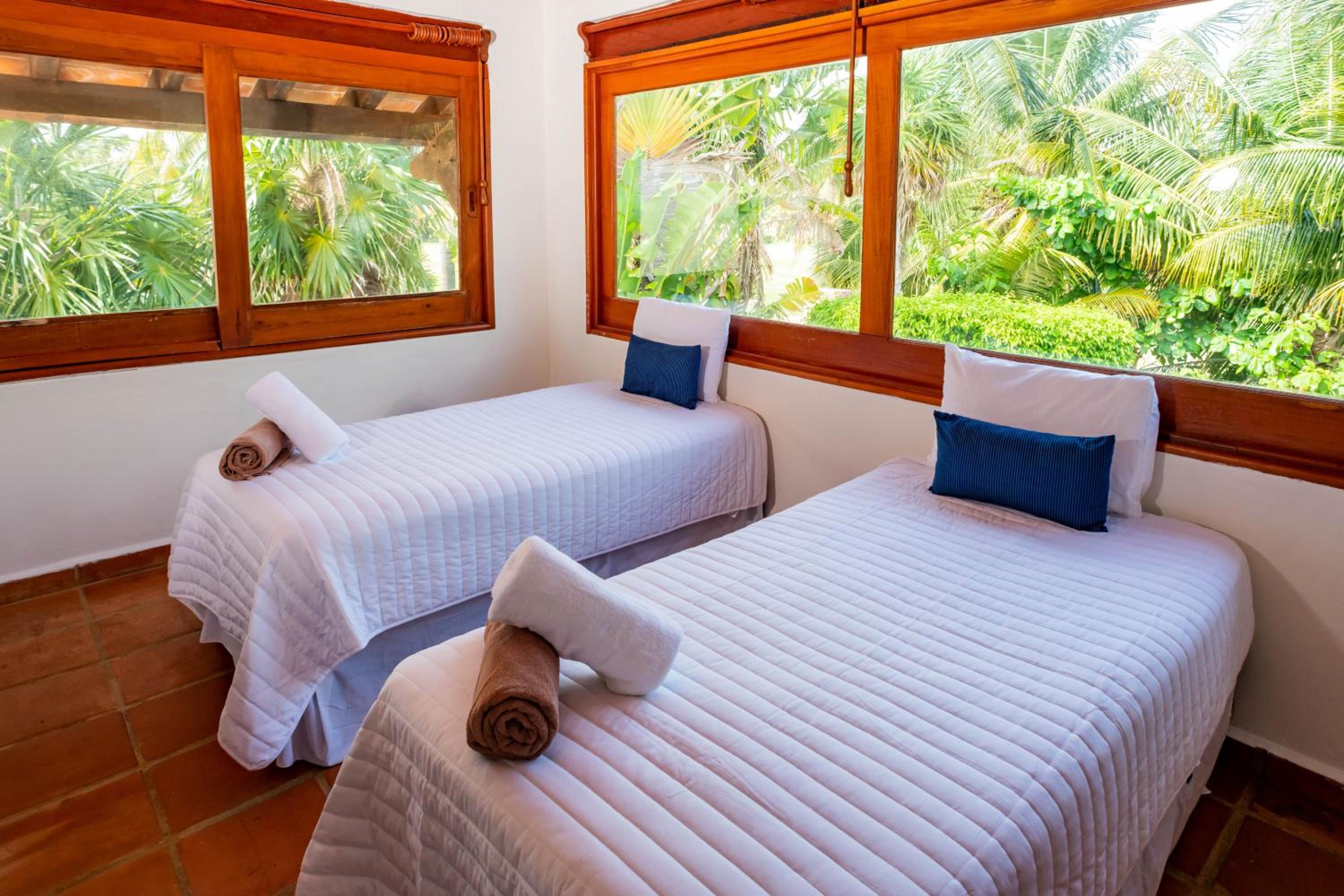 Villa tropically in Hotel Zone