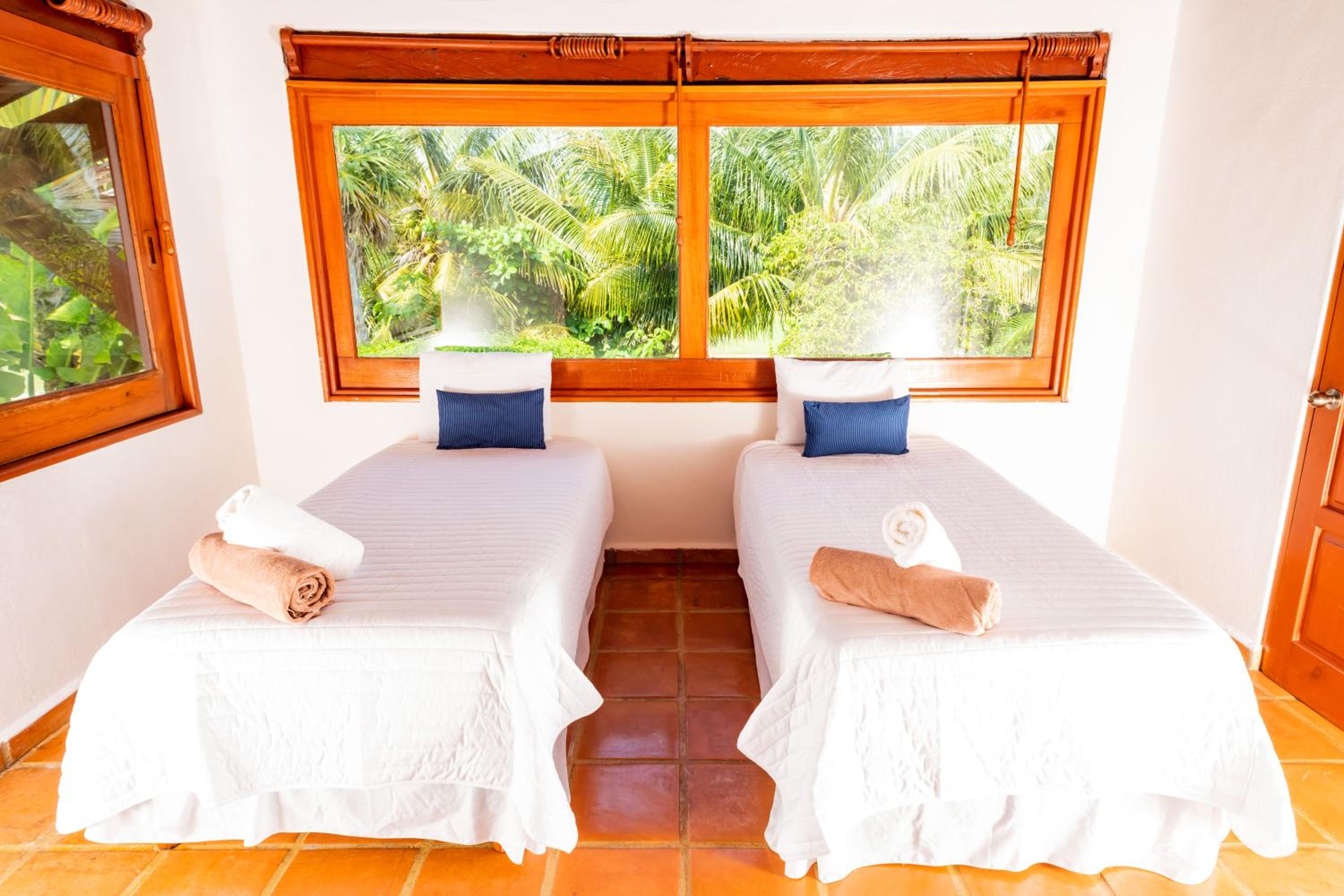 Villa tropically in Hotel Zone