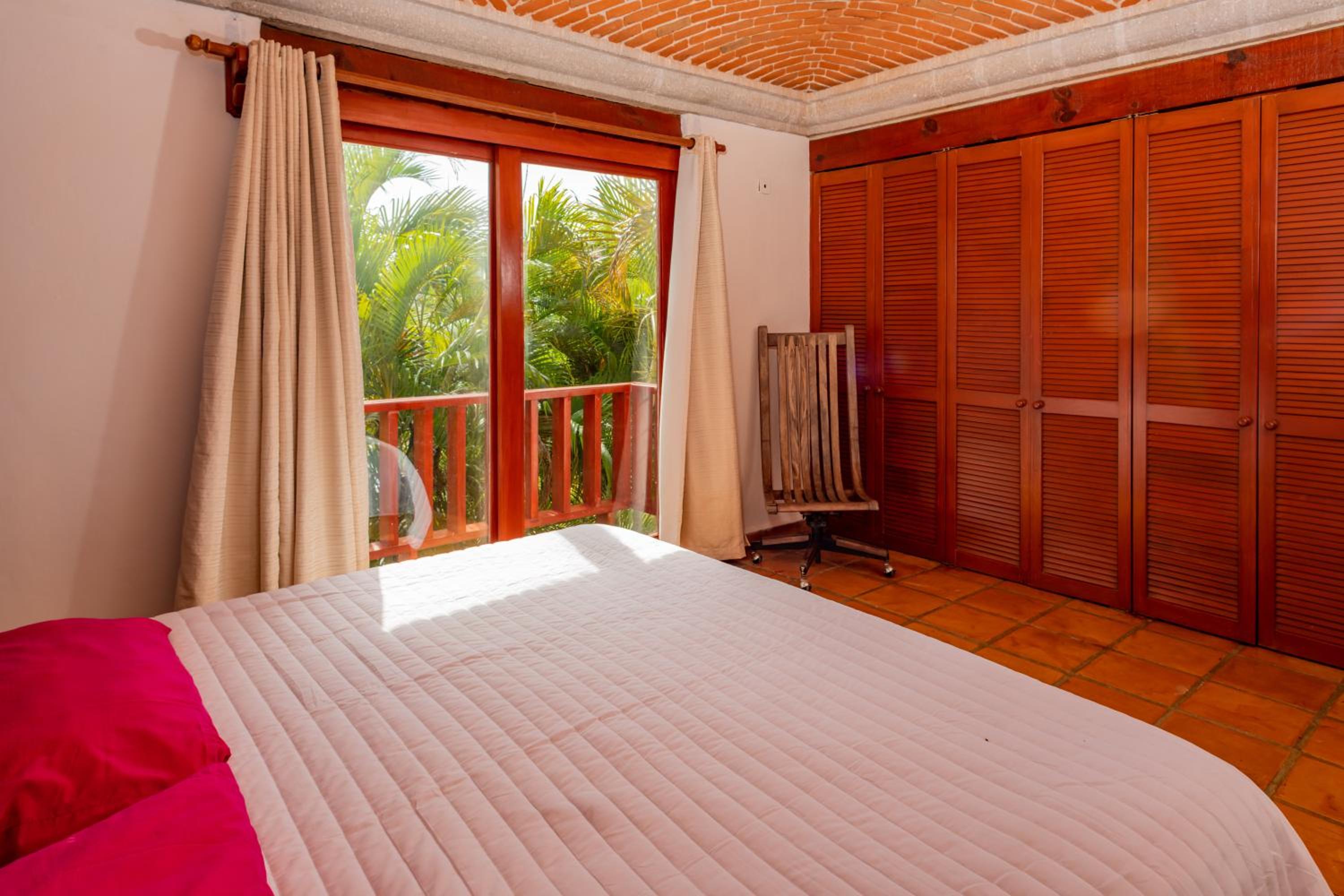 Villa tropically in Hotel Zone