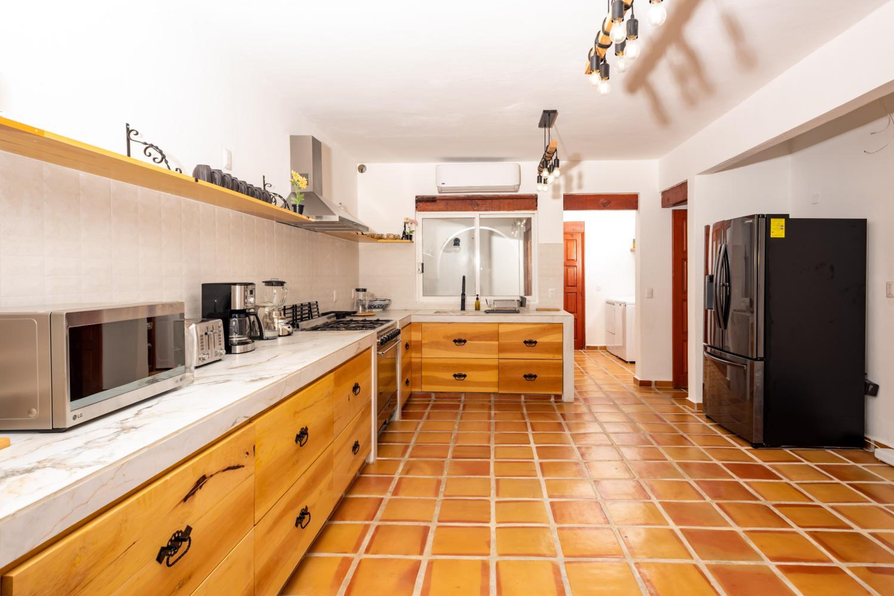 Villa tropically in Hotel Zone