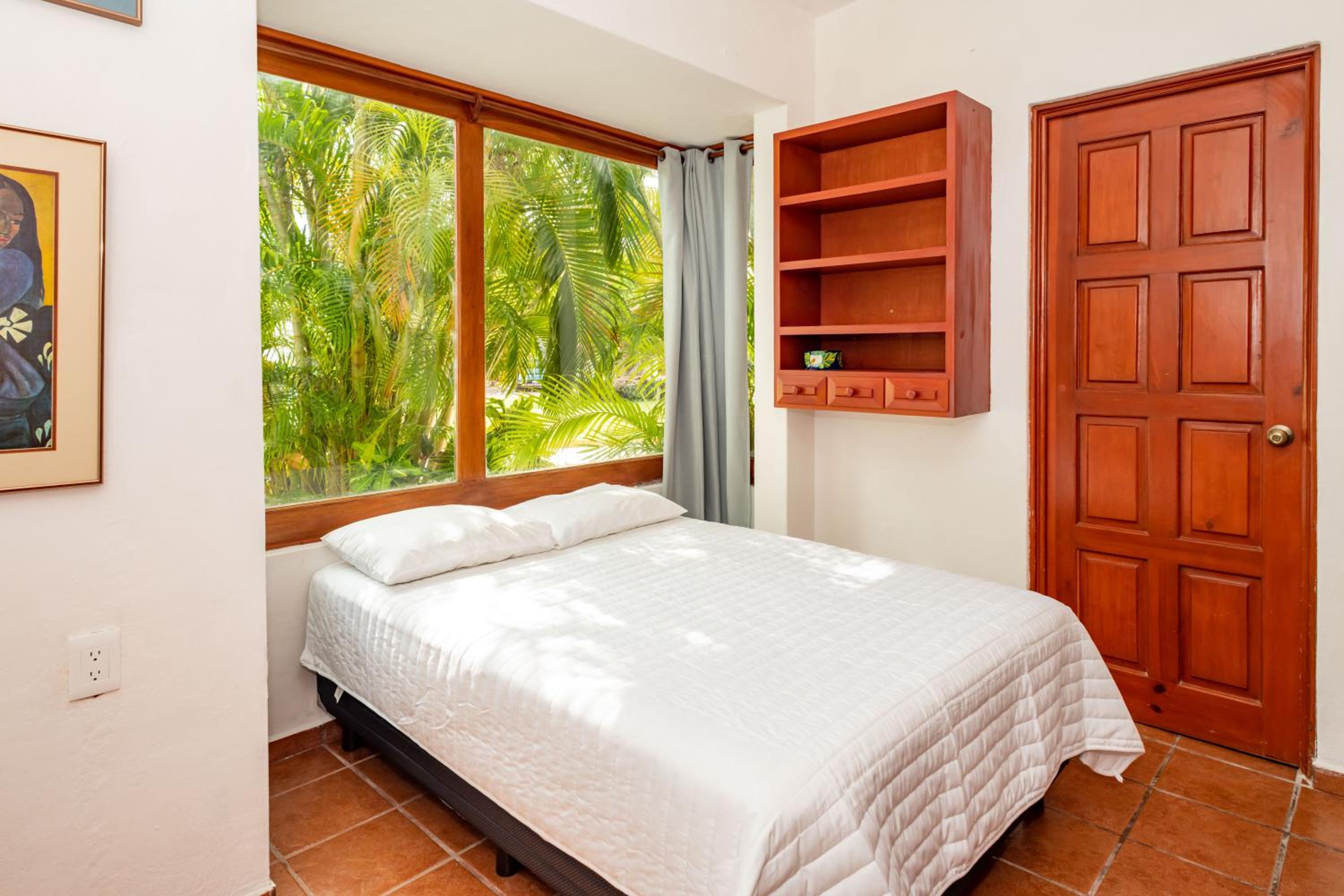 Villa tropically in Hotel Zone