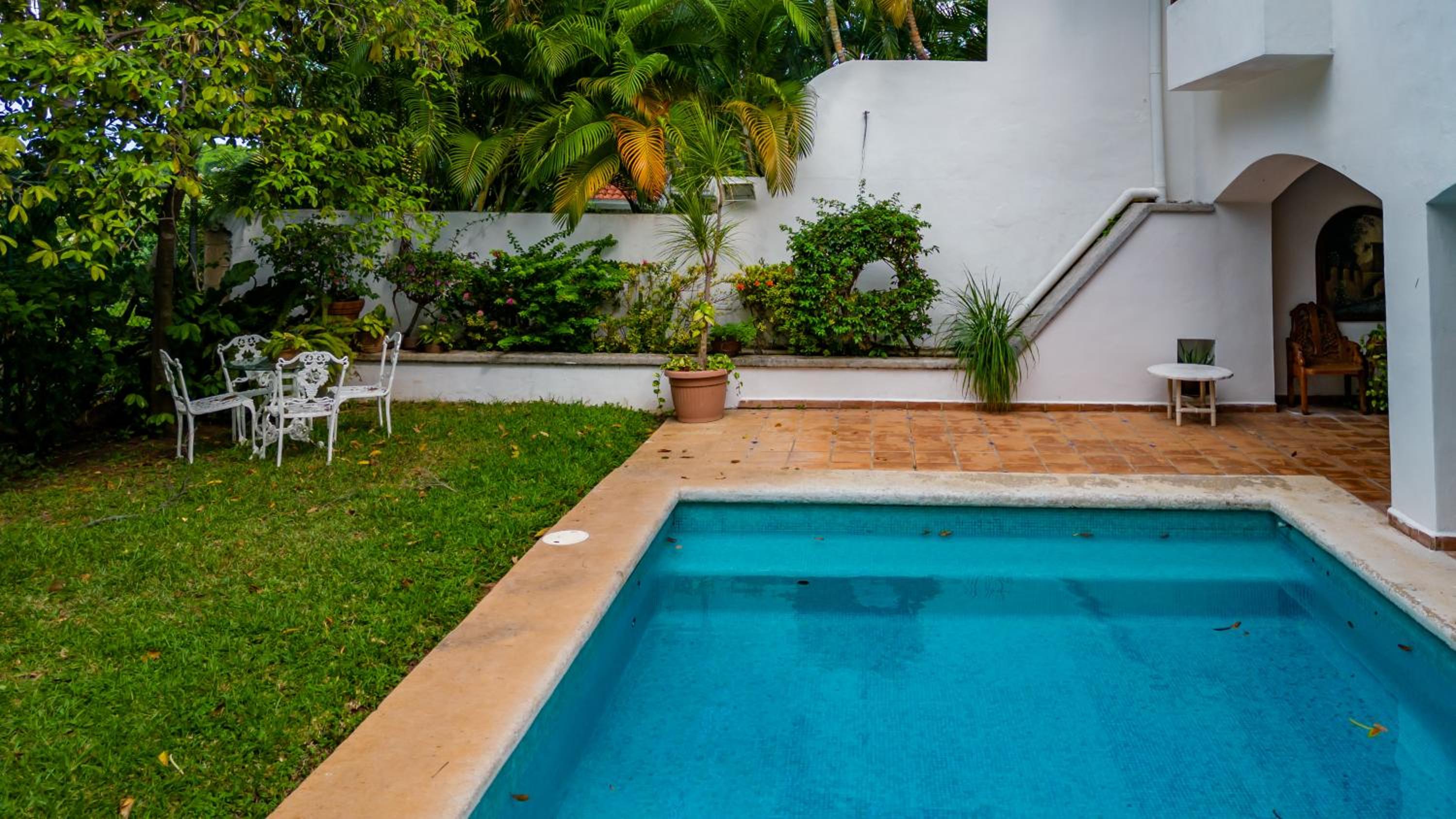 Villa tropically in Hotel Zone