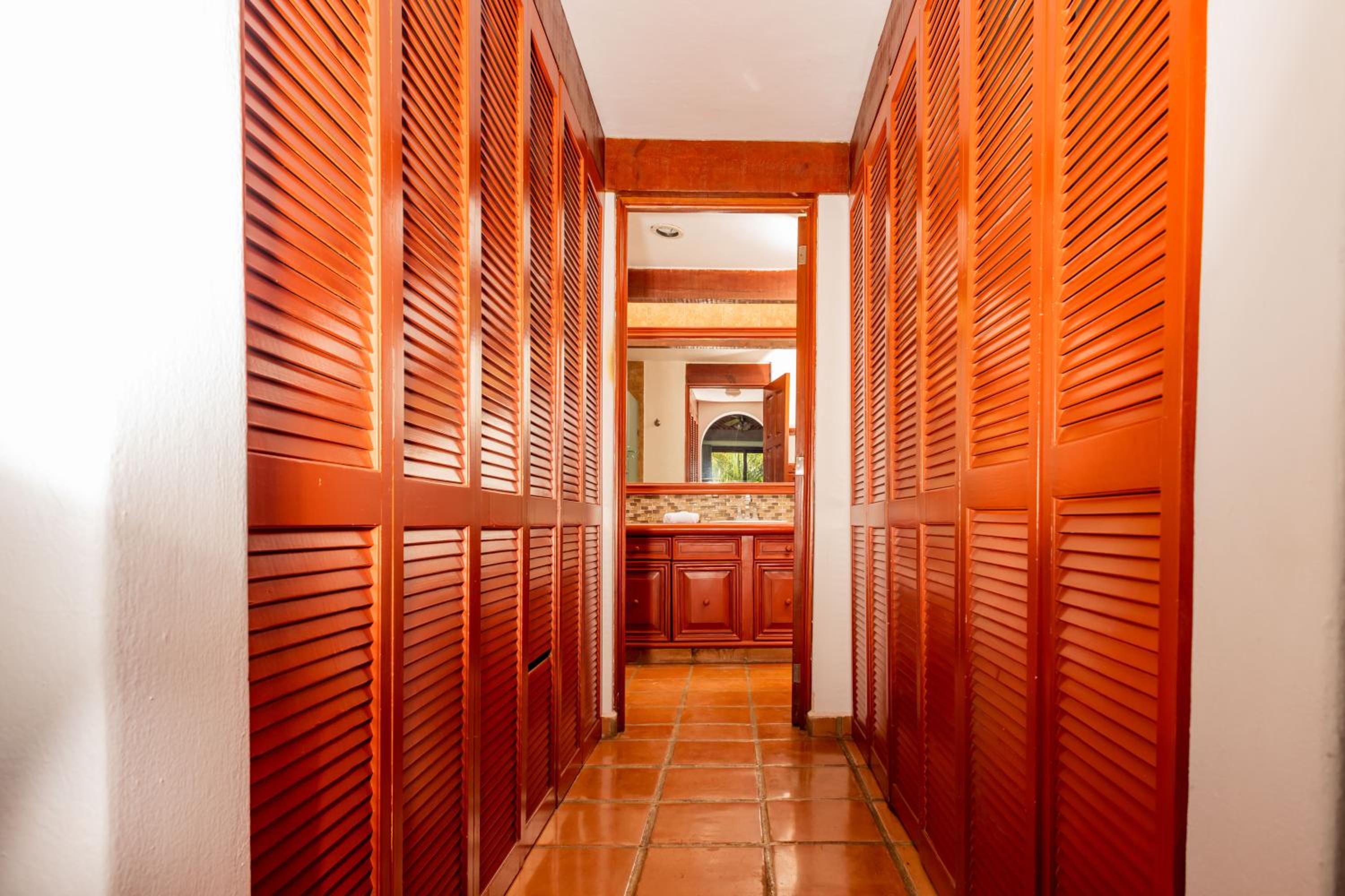 Villa tropically in Hotel Zone