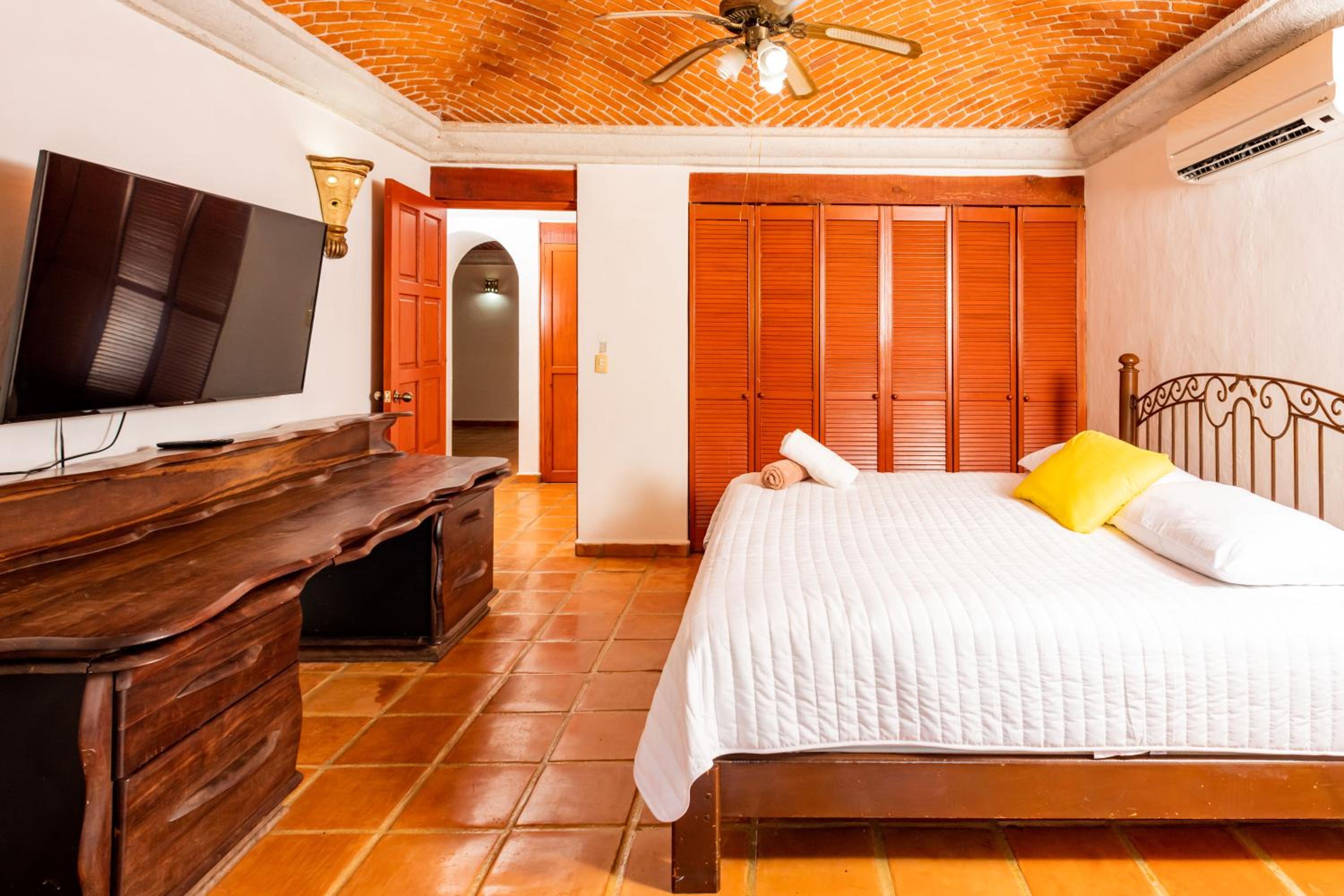 Villa tropically in Hotel Zone