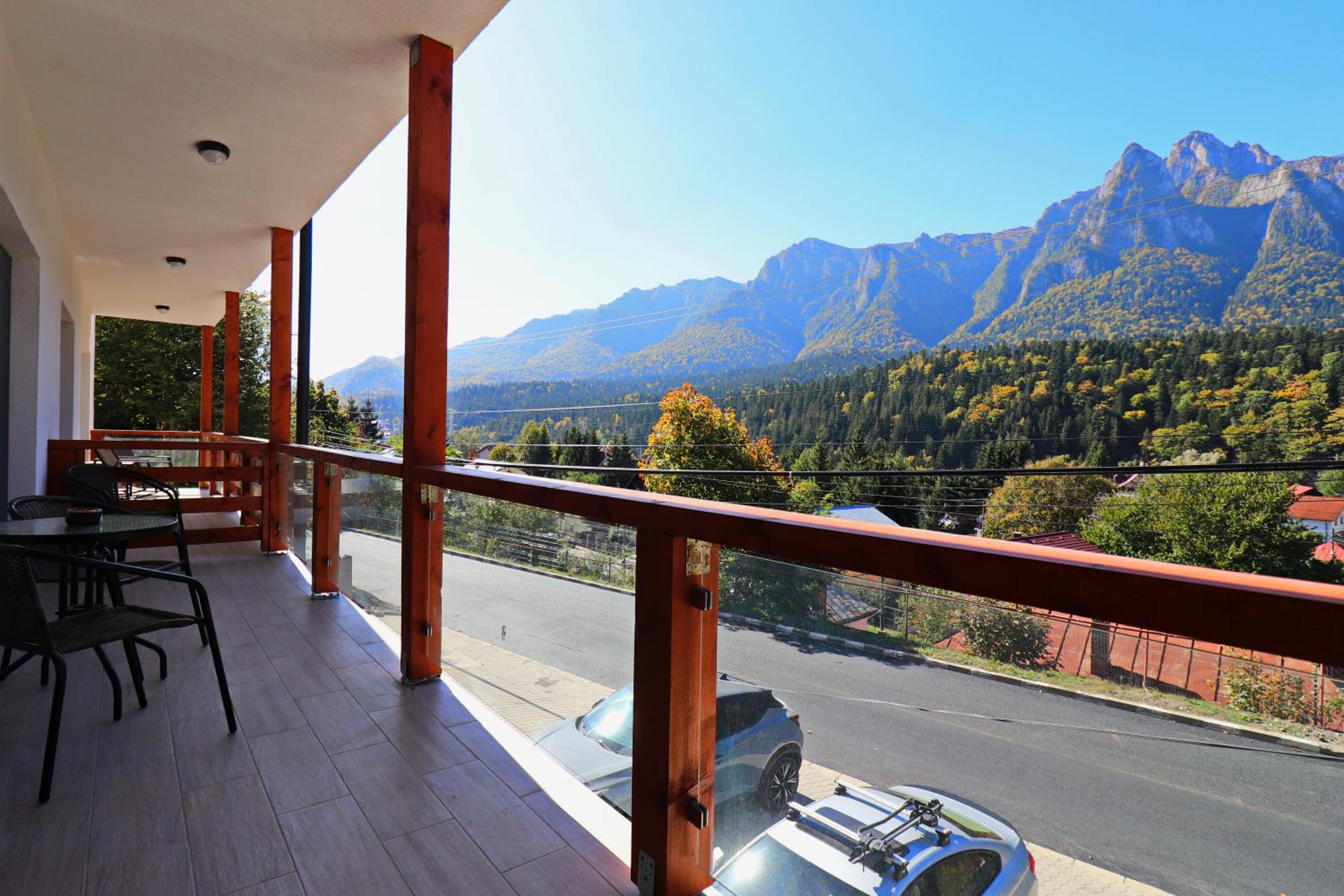 ZEFIR APARTMENTS