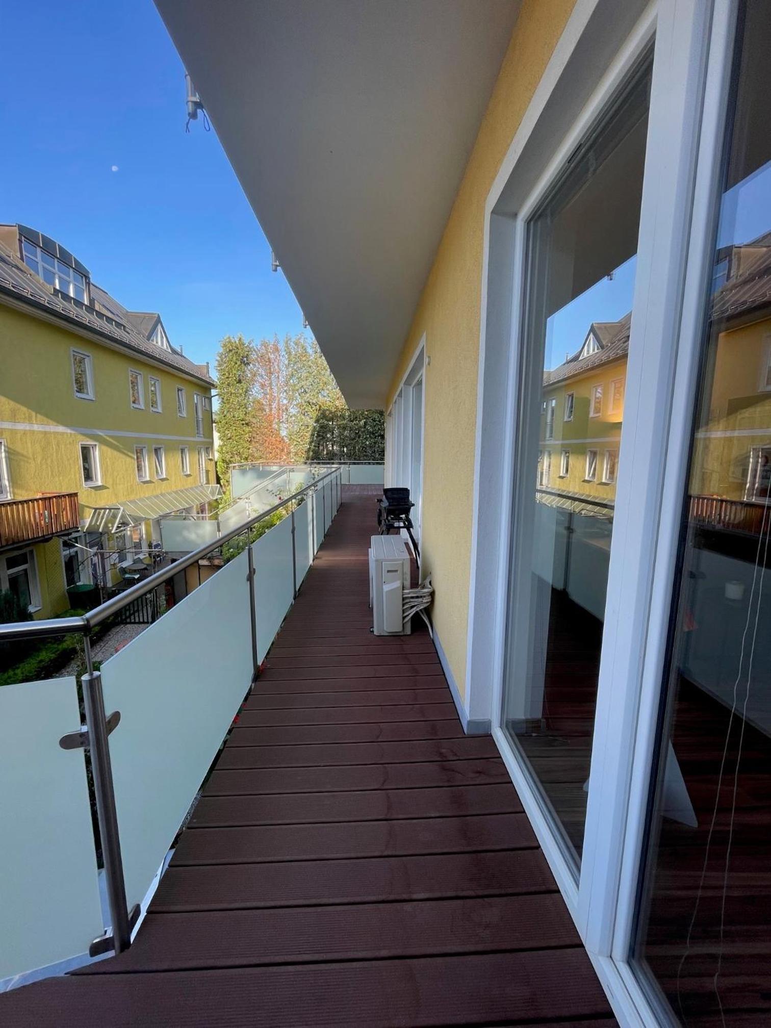 Salzburg Vacations - 1. SALZBURG work sleep luxury apartment" fur arbeiten wohnen ! - Property Image 60