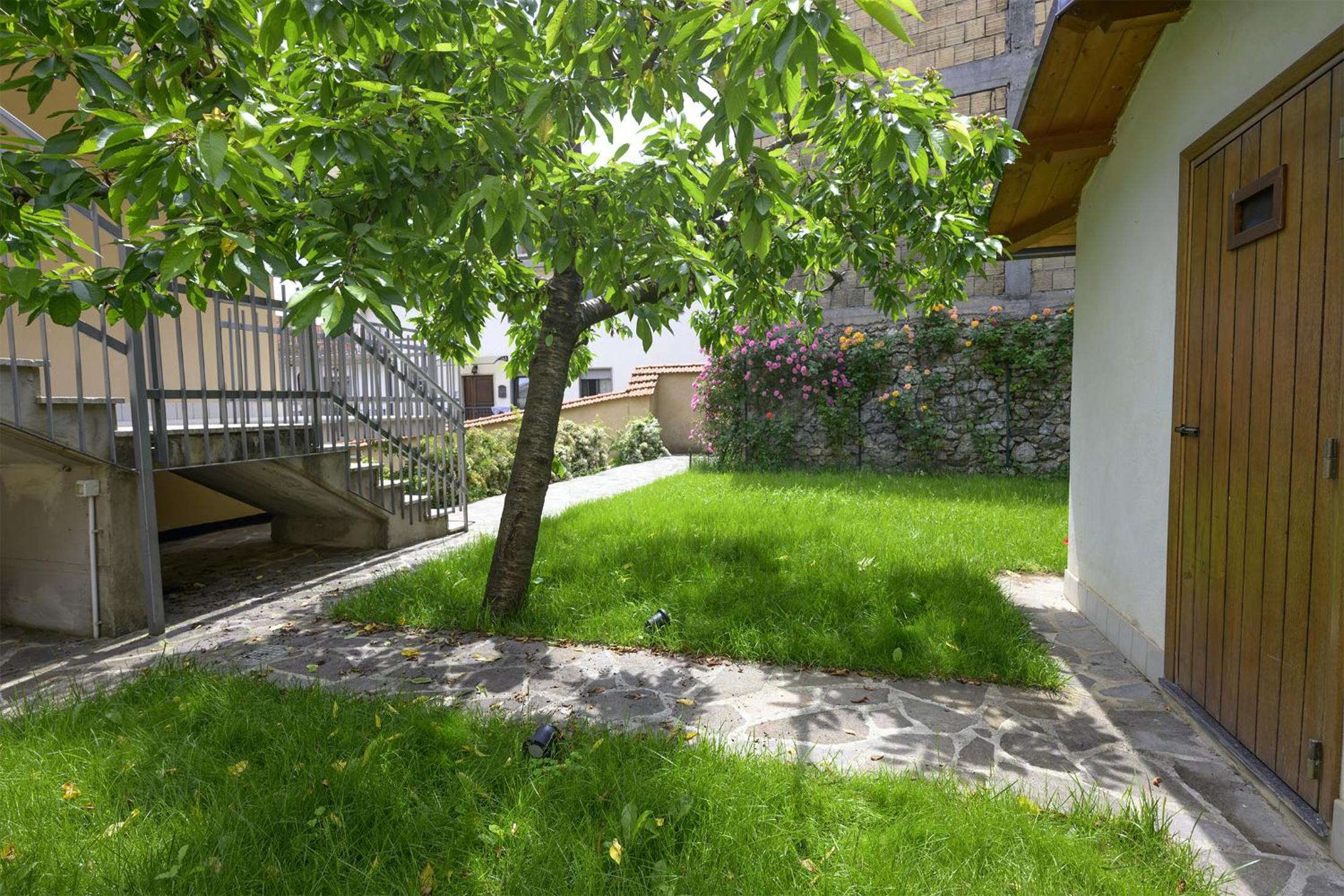 Photo 28