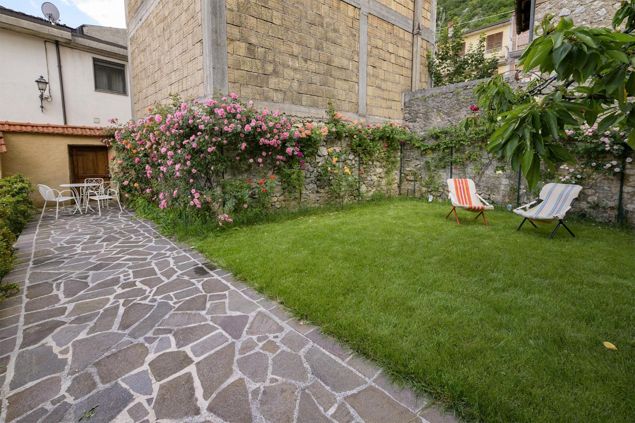 Photo 35