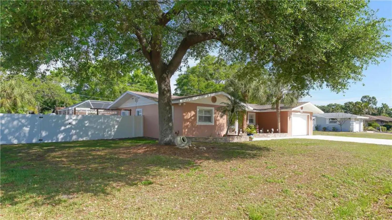 Venice villa with heated pool, lanai, near beach view 4