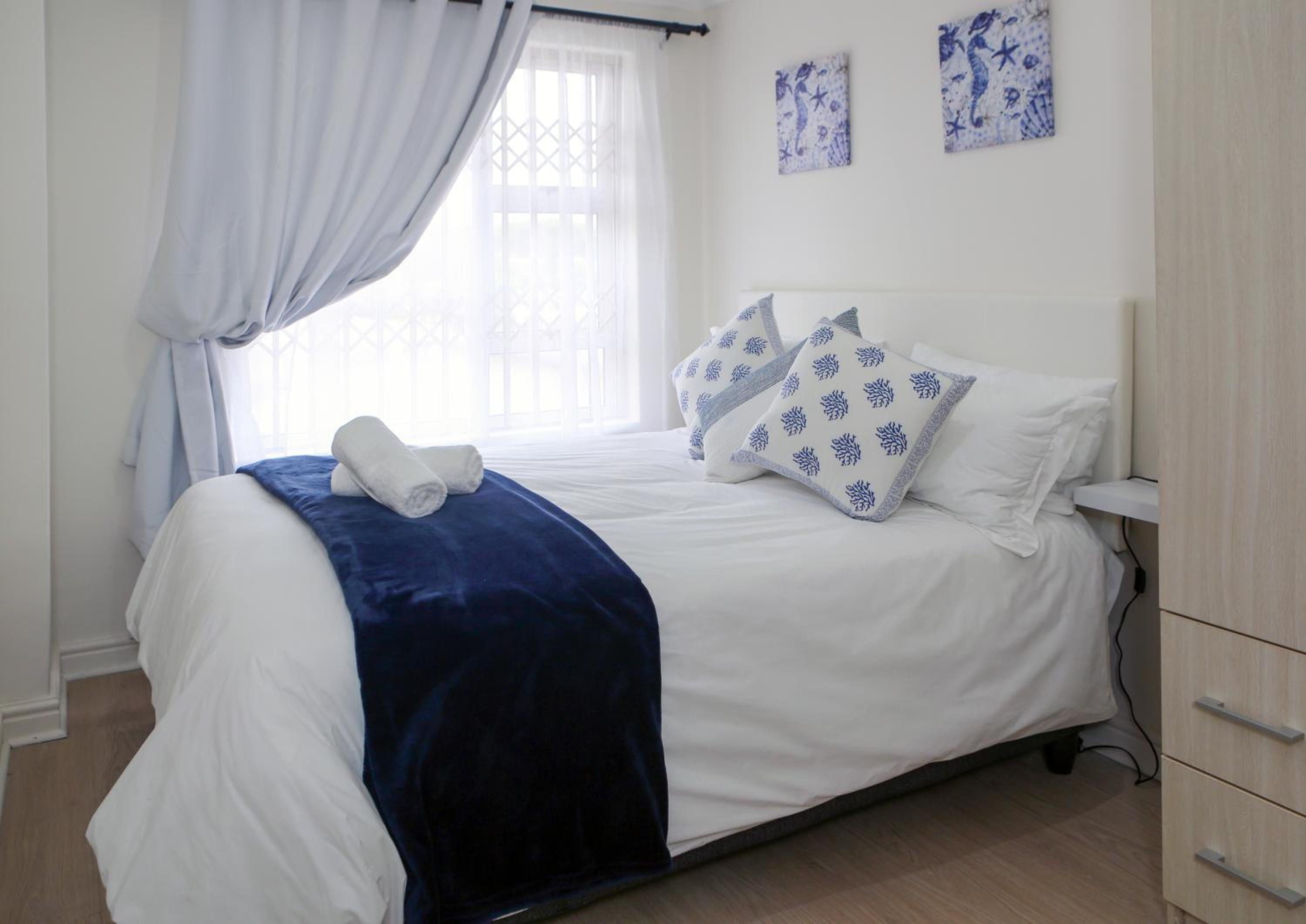 Shell Shores -Apartment with balcony, Sea views and private parking view 3