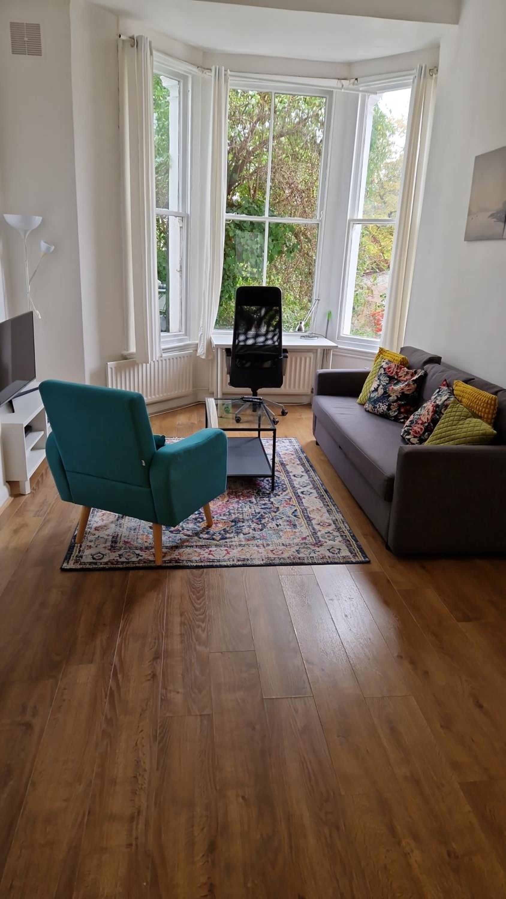 Primrose Hill - Charming, Cosy, 2 Double Bedrooms Apartment
