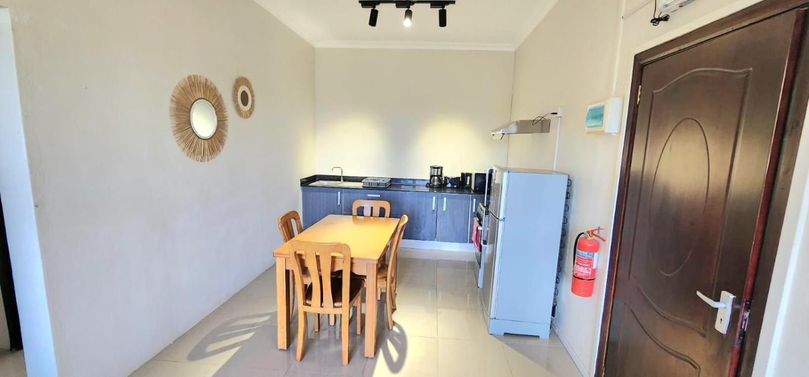 Number 7, 2nd floor, Pebble Bay Apartments with Garden View view 3