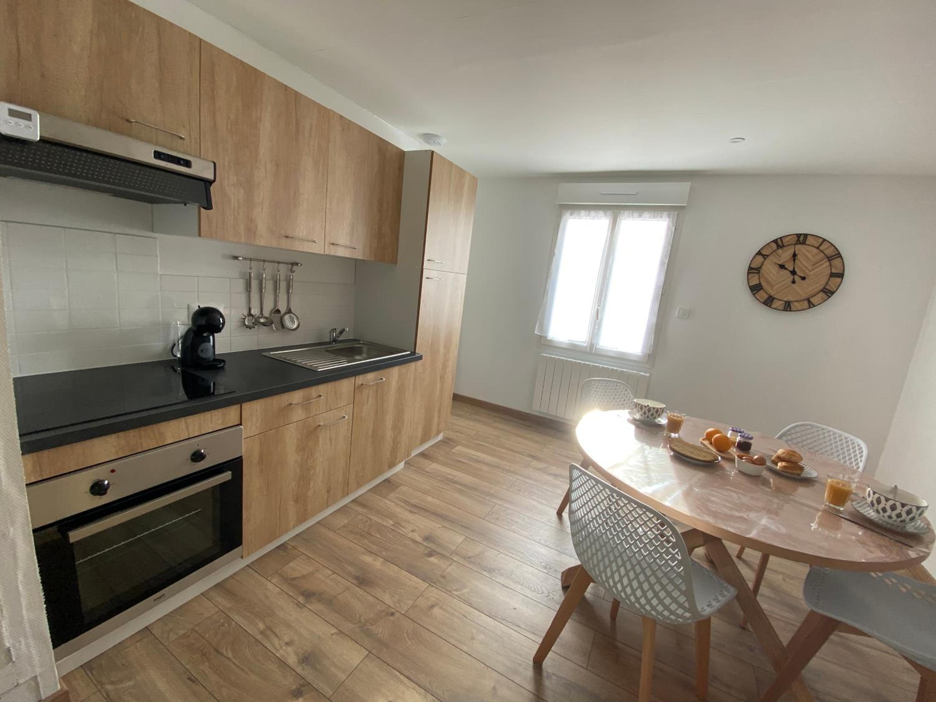 Charmante MAISON Lumineuse, Chaleureuse et confortable