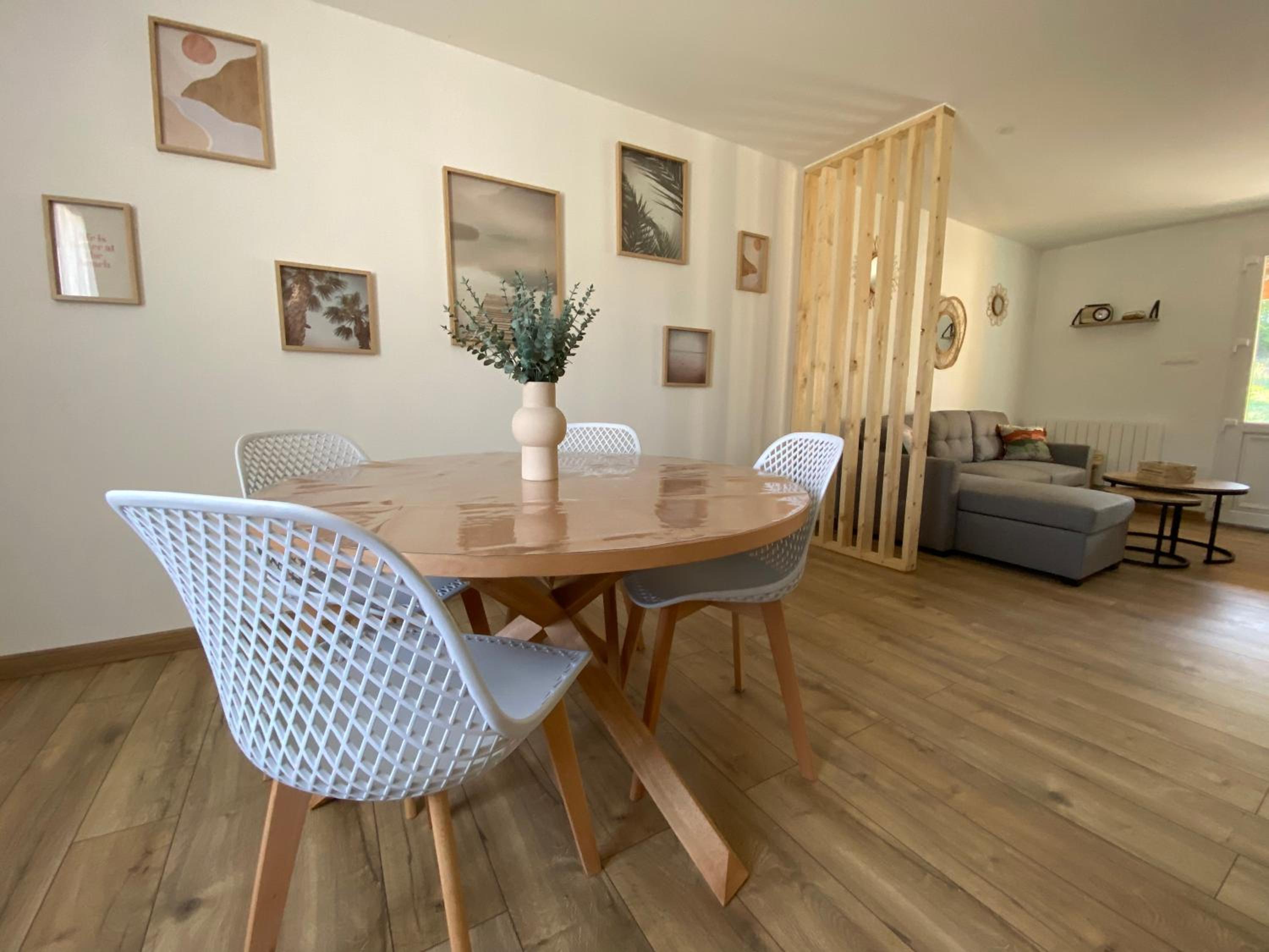 Charmante MAISON Lumineuse, Chaleureuse et confortable