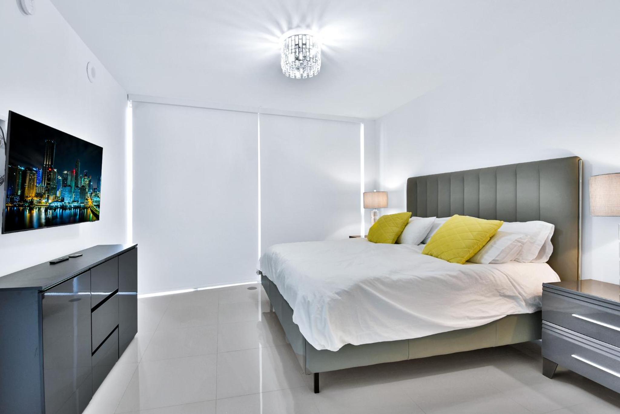 Amazing 2 Bedroom at Icon in the Heart of Brickell