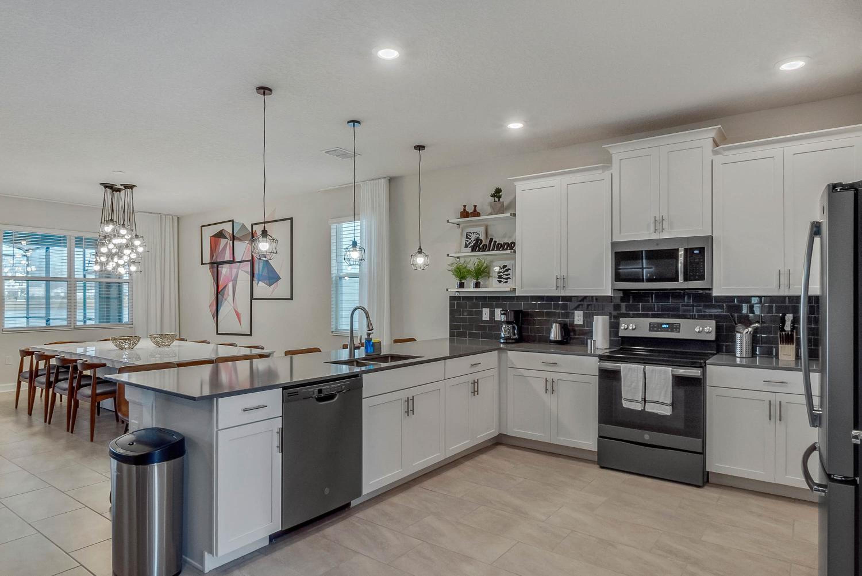 Spectacular 9 BD Lake View Villa in Storey Lake view 4