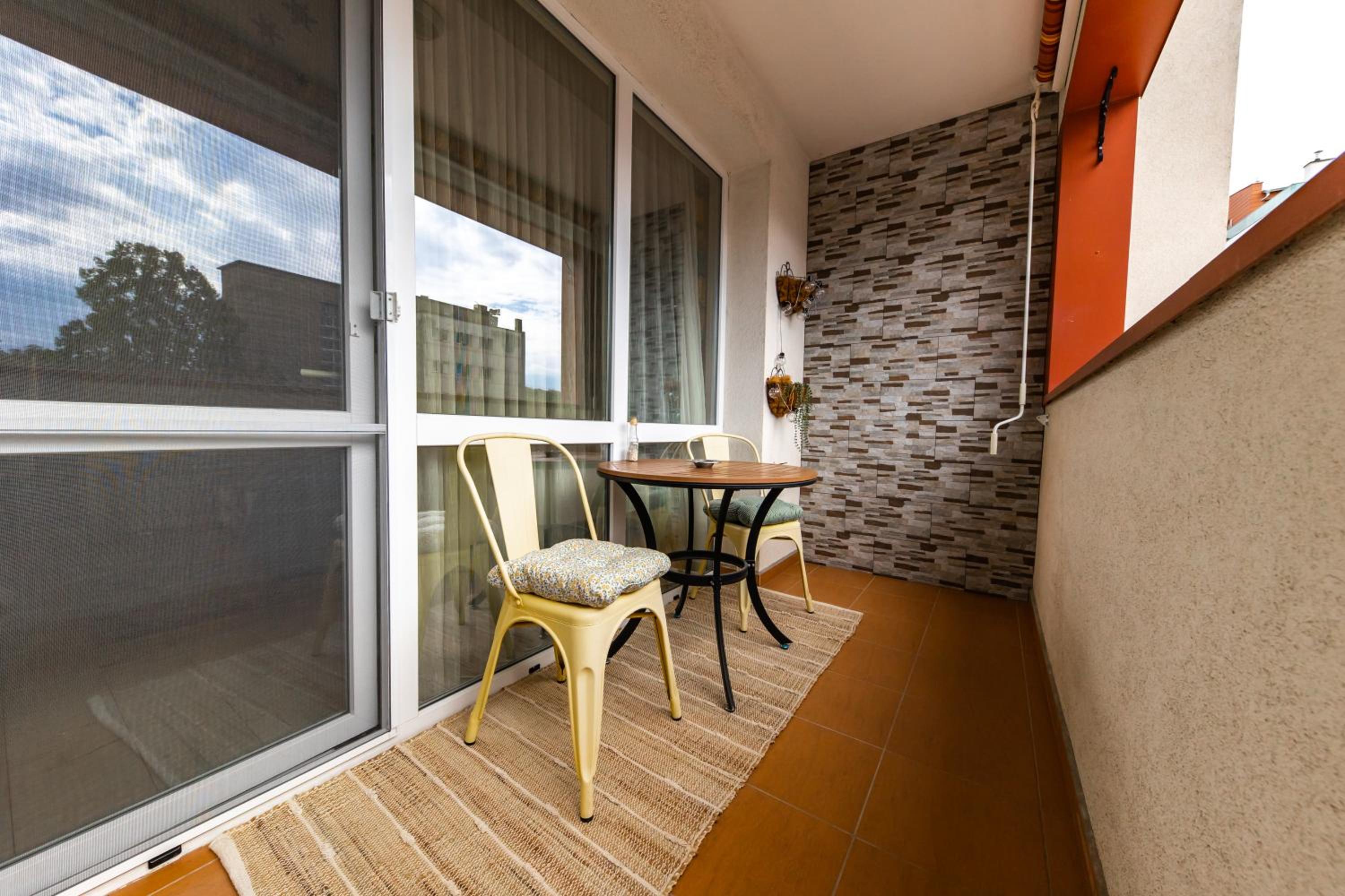 Happy Town Apartments