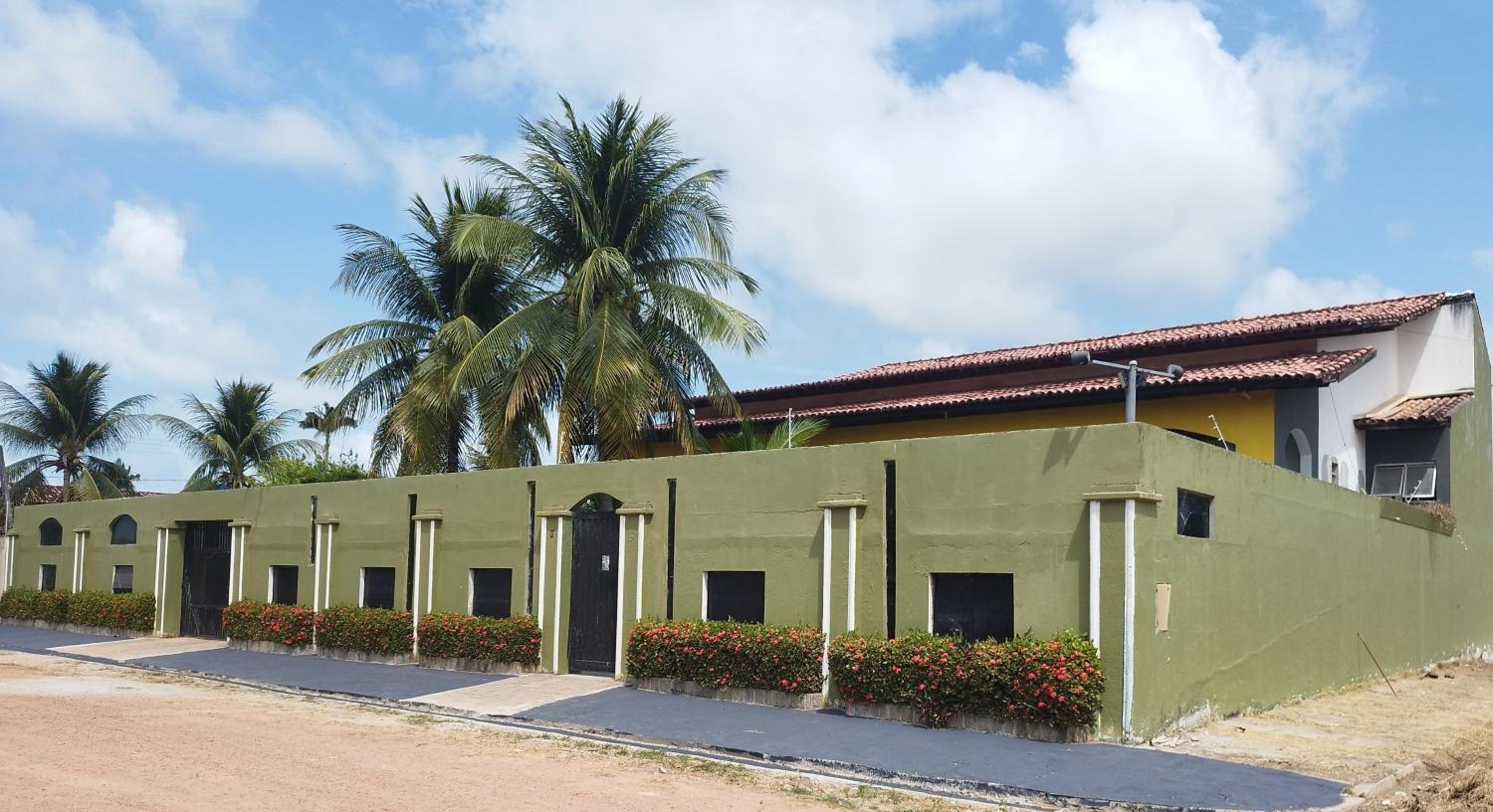 Casa com Piscina Grande em Salinas