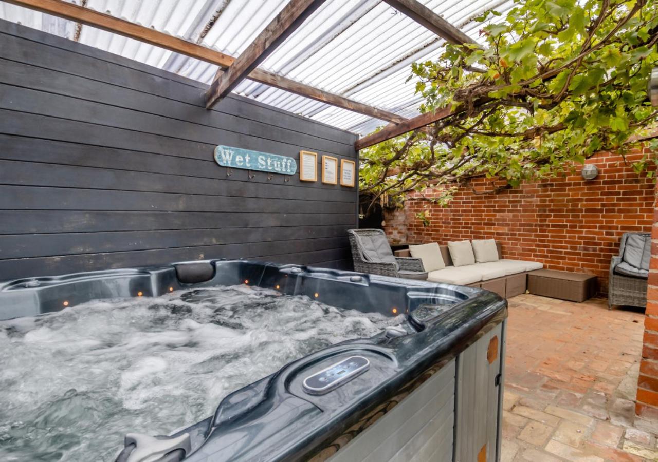 5 Bed in Bramfield oc-sftmh view 2