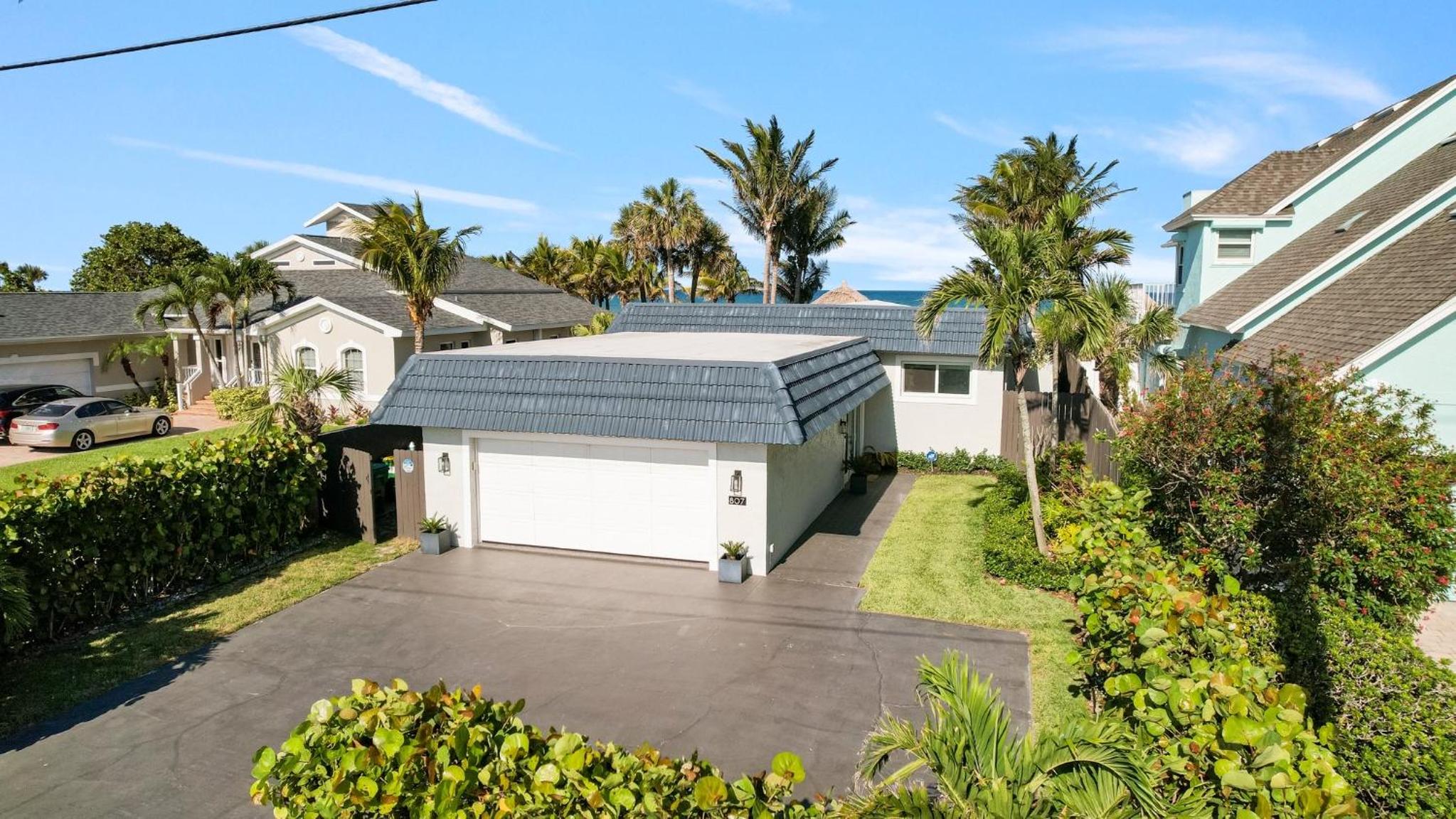 Oceanfront Cocoa Beach Vacation Home Private Beach, Tiki Bar & Family Fun view 5