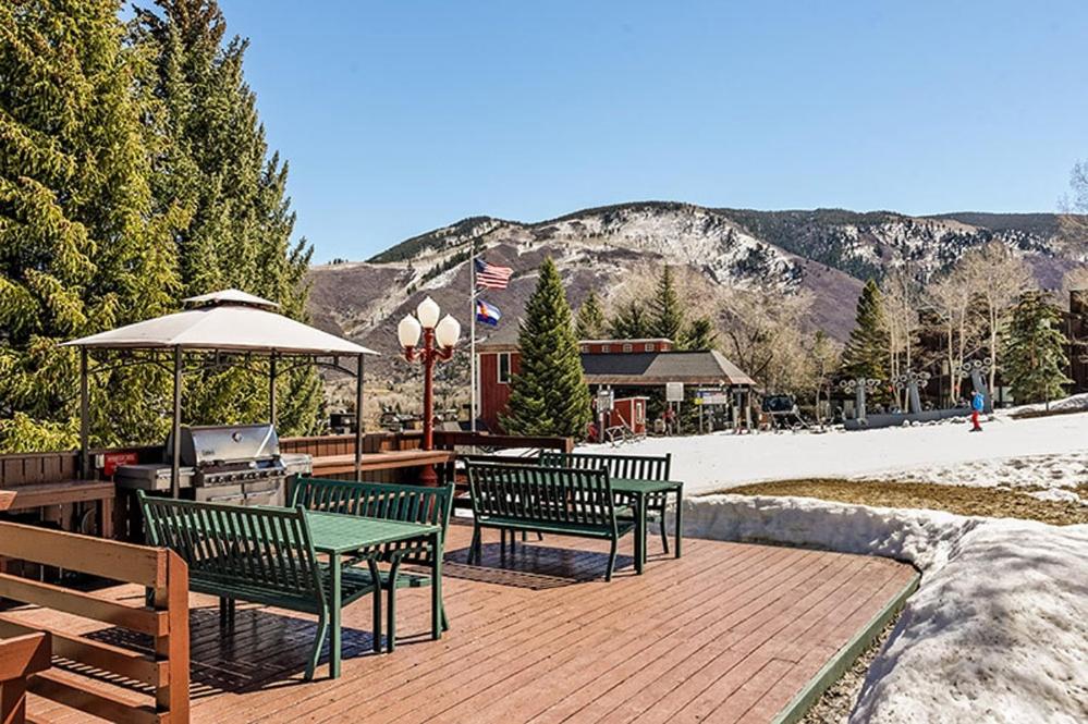 Shadow Mountain Unit 15, Spacious Ski-In, Ski-Out Townhouse with Great Views & Gas Fireplace view 3